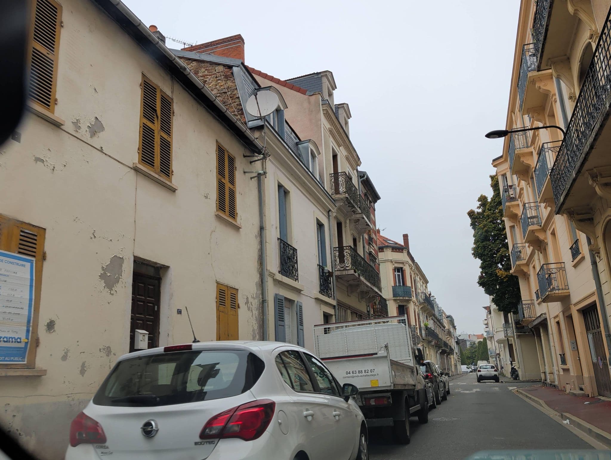 Street view near Jean Charles Marianne, Vichy — © fpm (CC BY-SA · Mapillary)