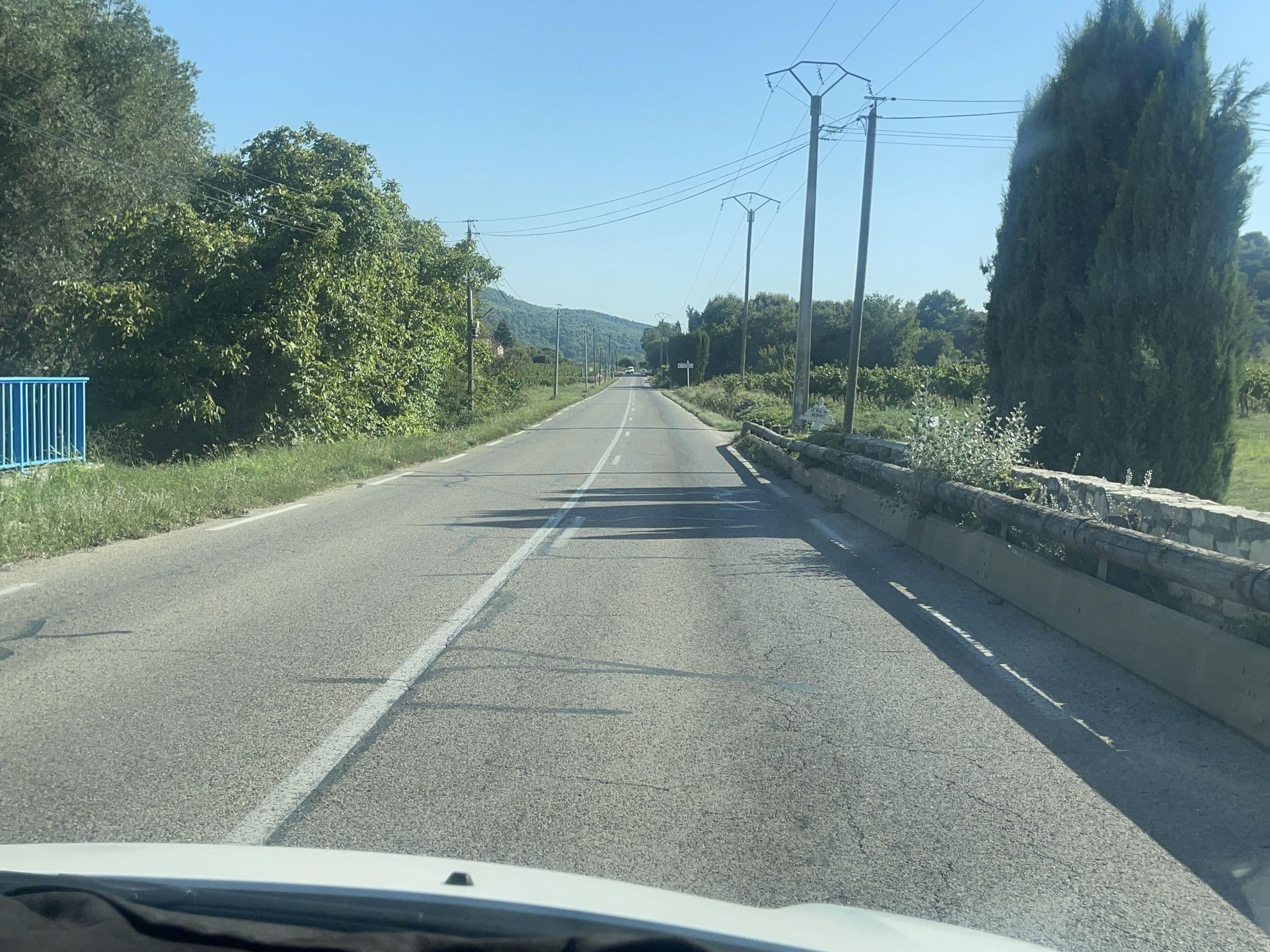 Street view near Le Mas du Bosquet, Vaison-la-Romaine — © zimmy (CC BY-SA · Mapillary)