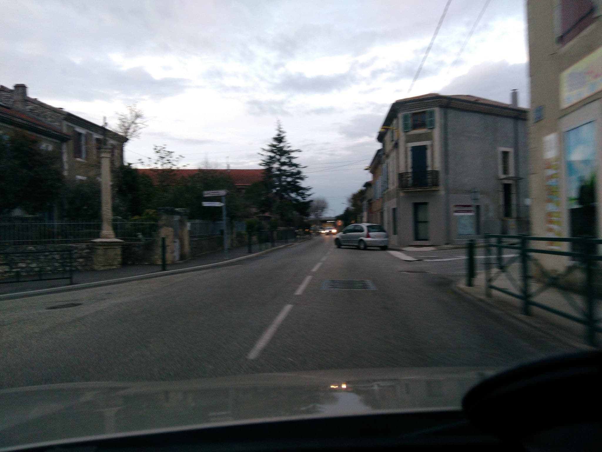 Street view near Relais de la Rn7, Châteauneuf-du-Rhône — © hedaide (CC BY-SA · Mapillary)