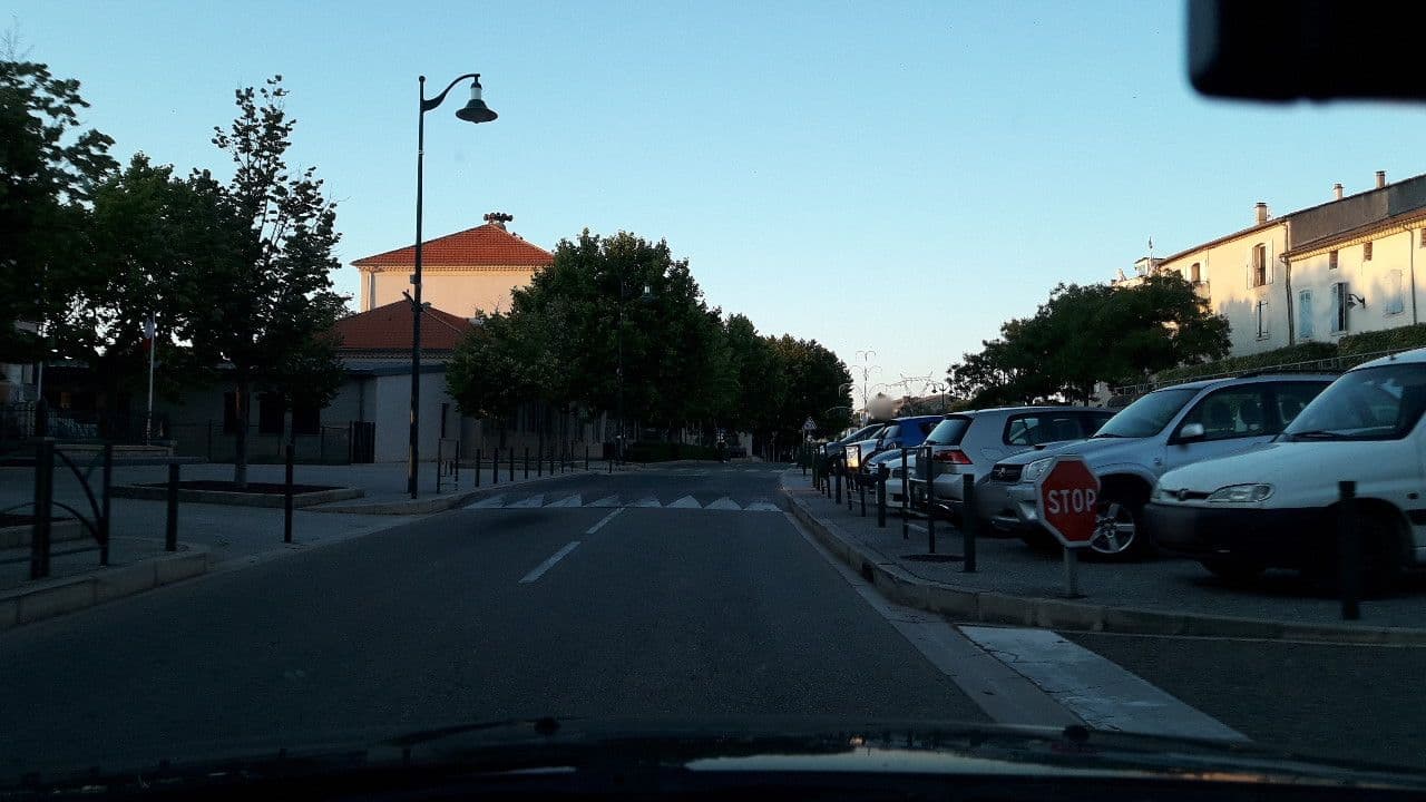 Street view near Manoir le Roure, Châteauneuf-du-Rhône — © eric_s (CC BY-SA · Mapillary)