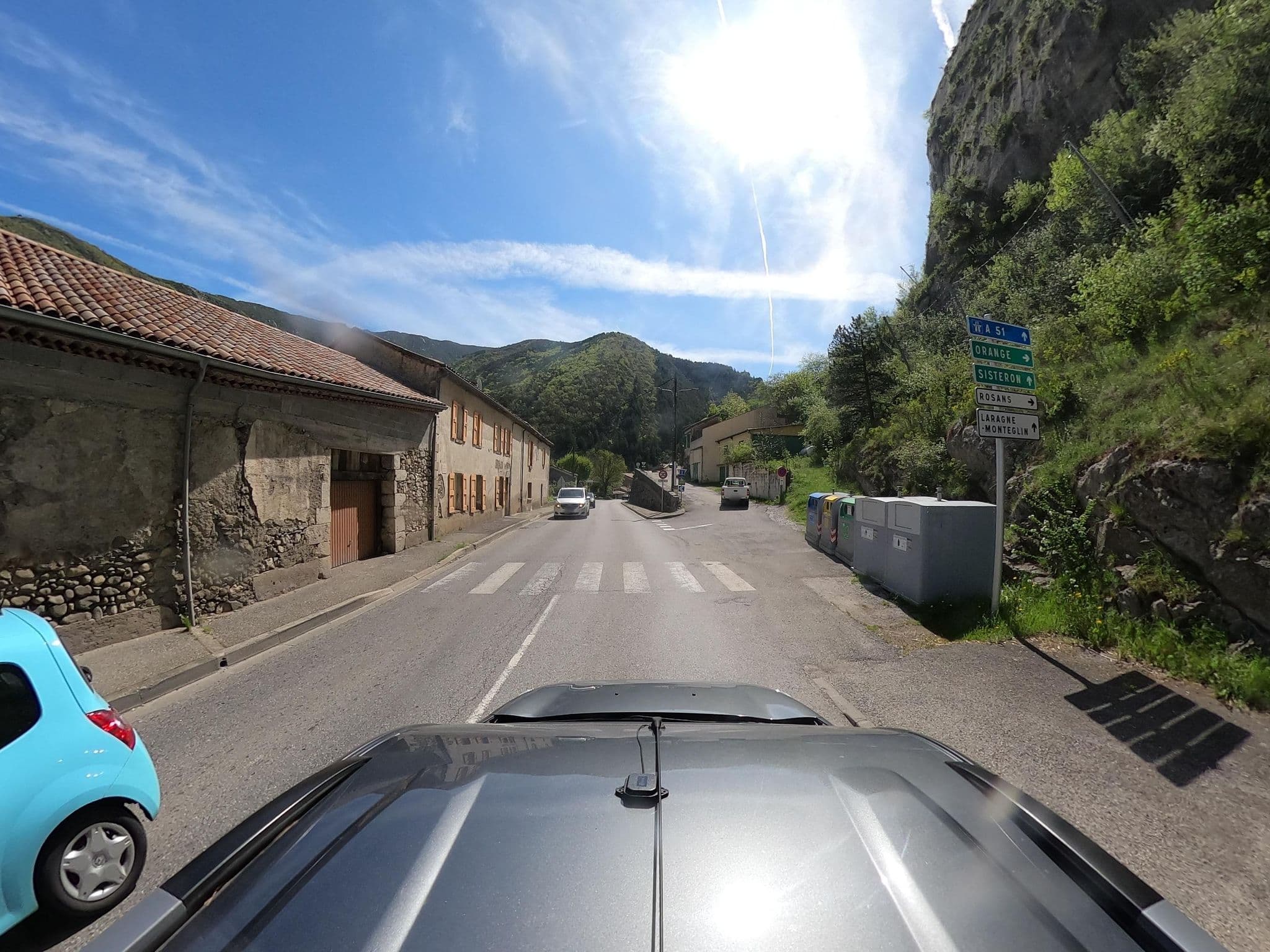 Street view near Les Mains de Lutins, Serres — © eric_s (CC BY-SA · Mapillary)