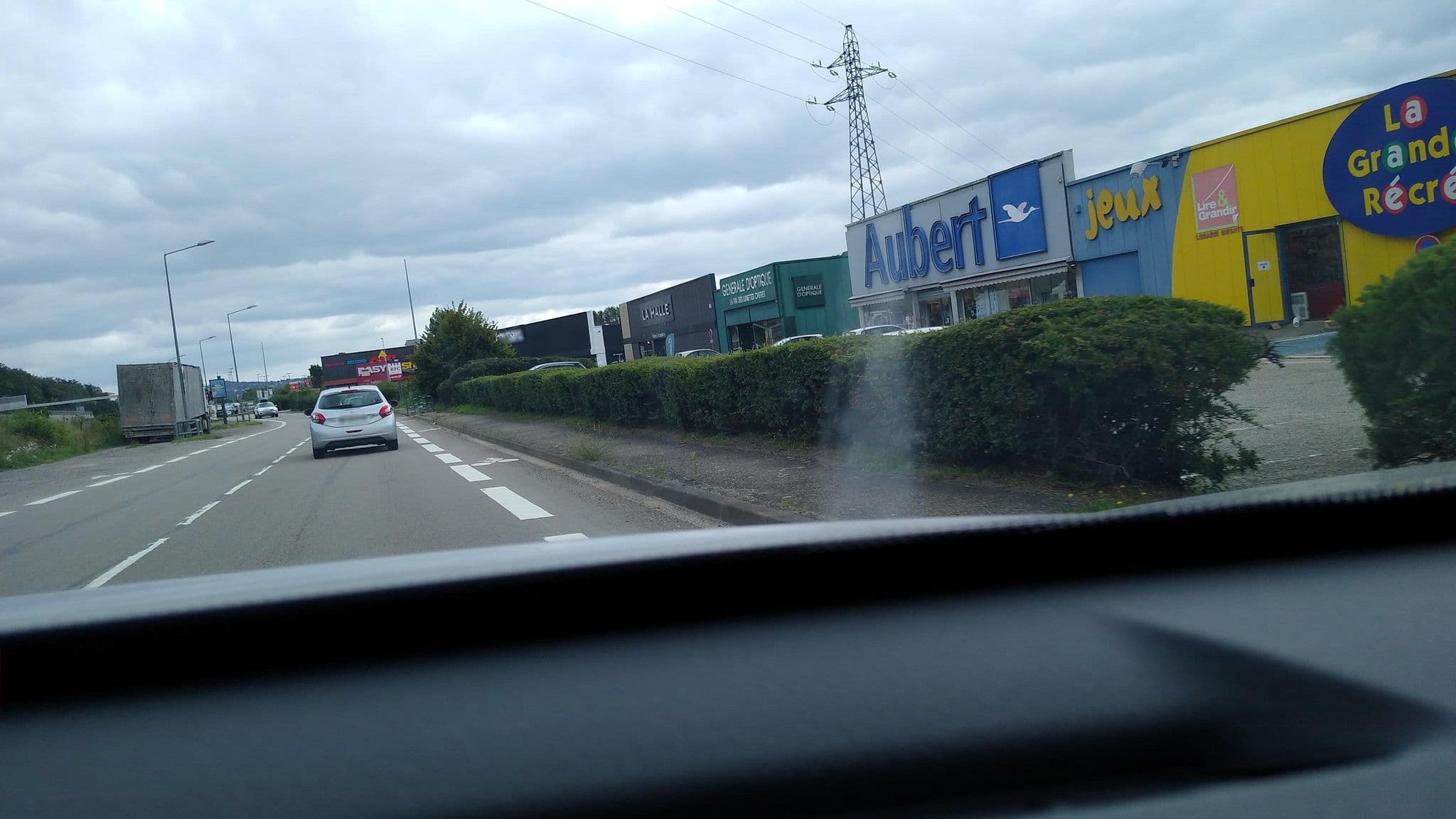 Street view near Hôtel de la Paix, Givors — © rhum (CC BY-SA · Mapillary)