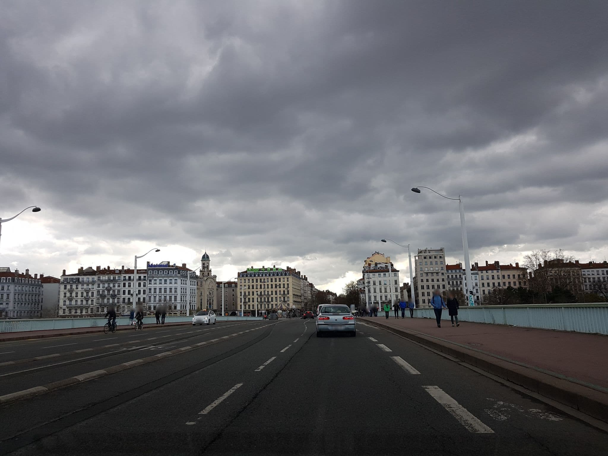 Street view near La résidence, Lyon 02 — © fgouget (CC BY-SA · Mapillary)
