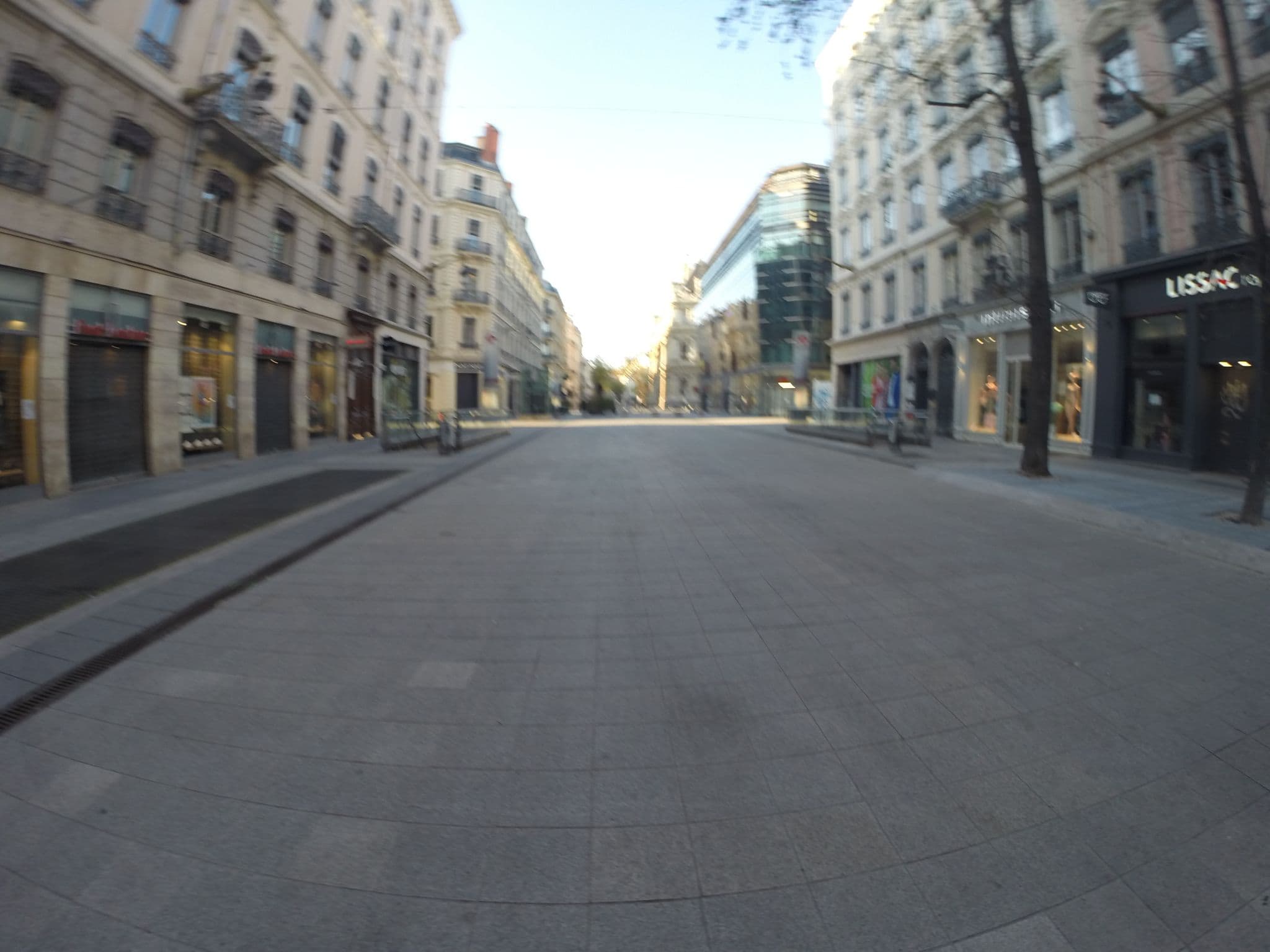 Street view near Appart' Odeon, Lyon 01 — © po_gregoire (CC BY-SA · Mapillary)