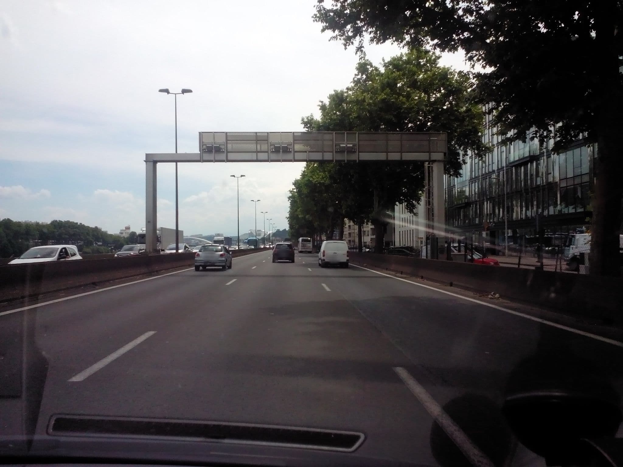 Street view near Kyriad, Lyon 02 — © derfred (CC BY-SA · Mapillary)