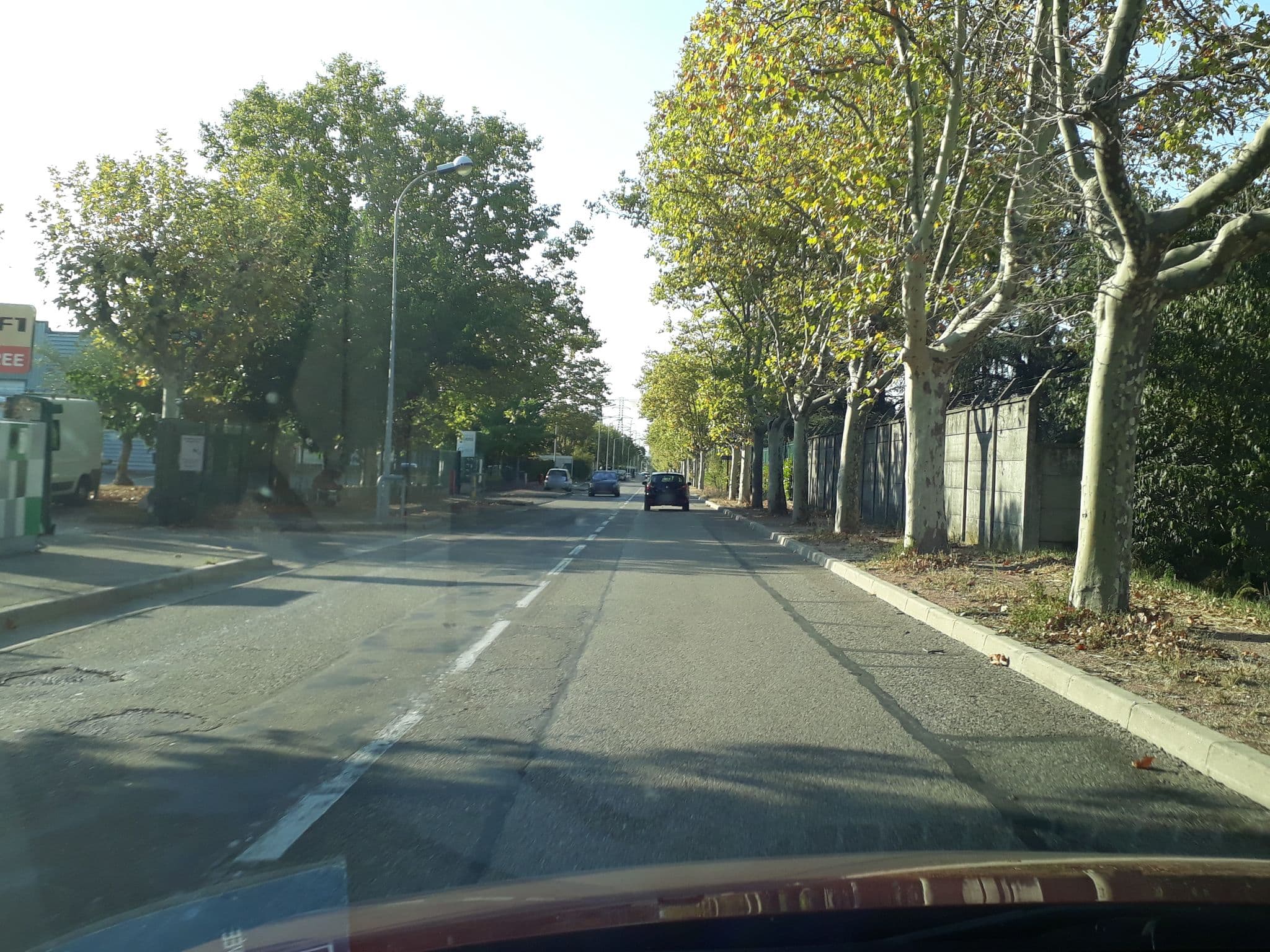 Street view near hotelF1 Lyon Saint-Priest, Vénissieux — © lcarrier (CC BY-SA · Mapillary)