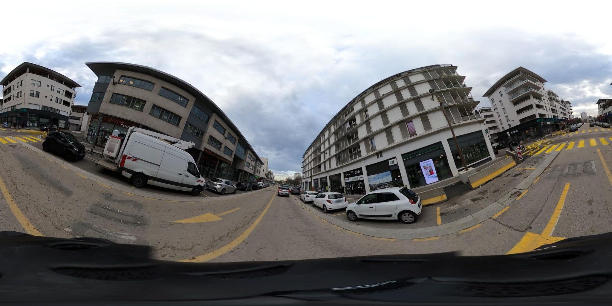 Street view near Kyriad, Vaulx-en-Velin — © yann__lyteco__t9 (CC BY-SA · Mapillary)
