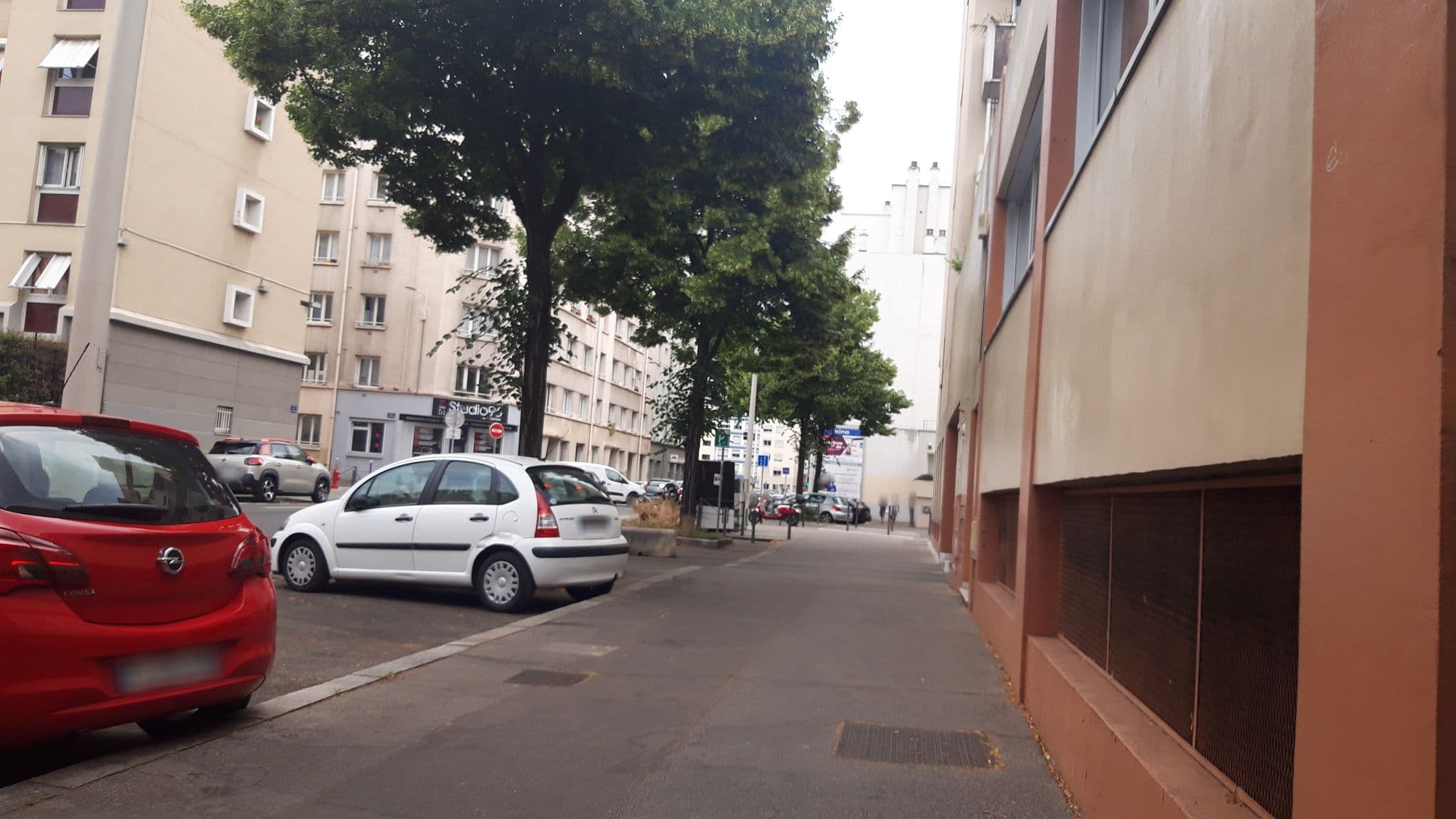 Street view near Appart Coeur de Lyon, Lyon 06 — © chivos (CC BY-SA · Mapillary)