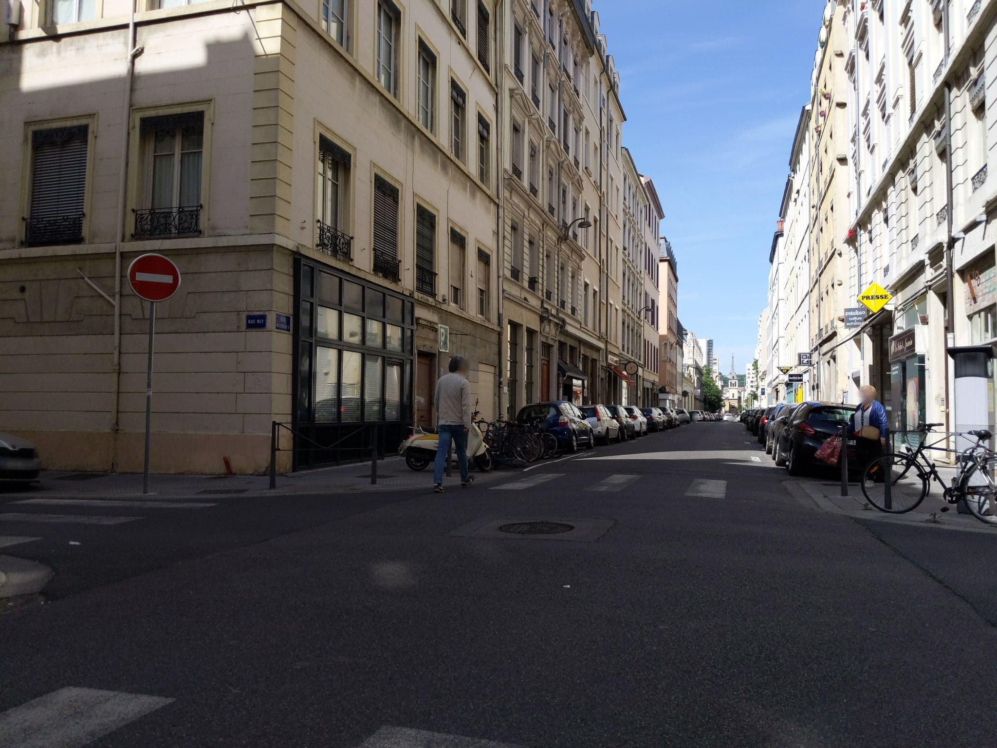 Street view near Appart' Ney, Lyon 06 — © francisgiac (CC BY-SA · Mapillary)