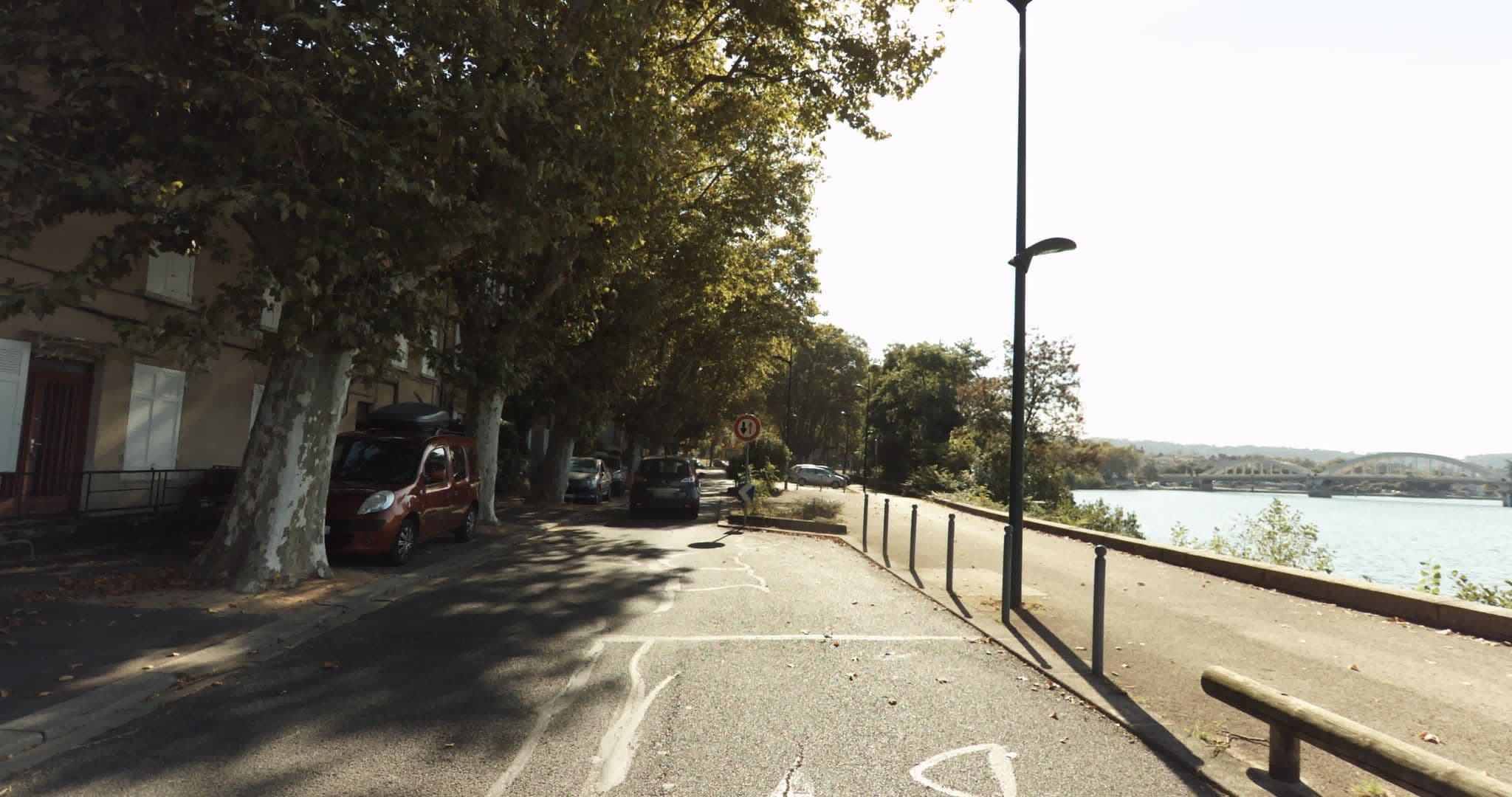 Street view near Hotel Les Cygnes, Neuville-sur-Saône — © sogefi (CC BY-SA · Mapillary)
