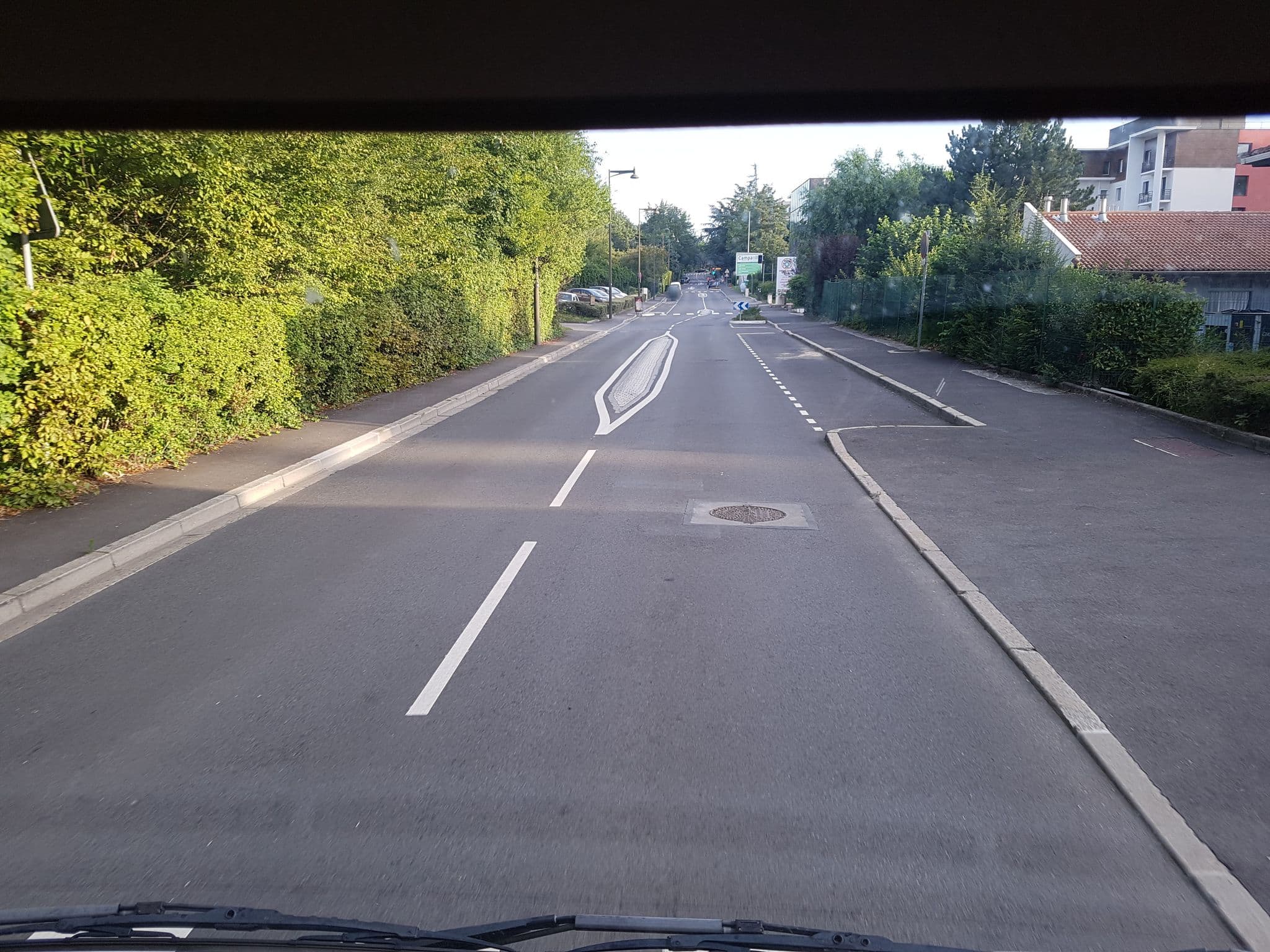 Street view near Hôtel Balladins Dardilly, Dardilly — © bernardvoyageur (CC BY-SA · Mapillary)