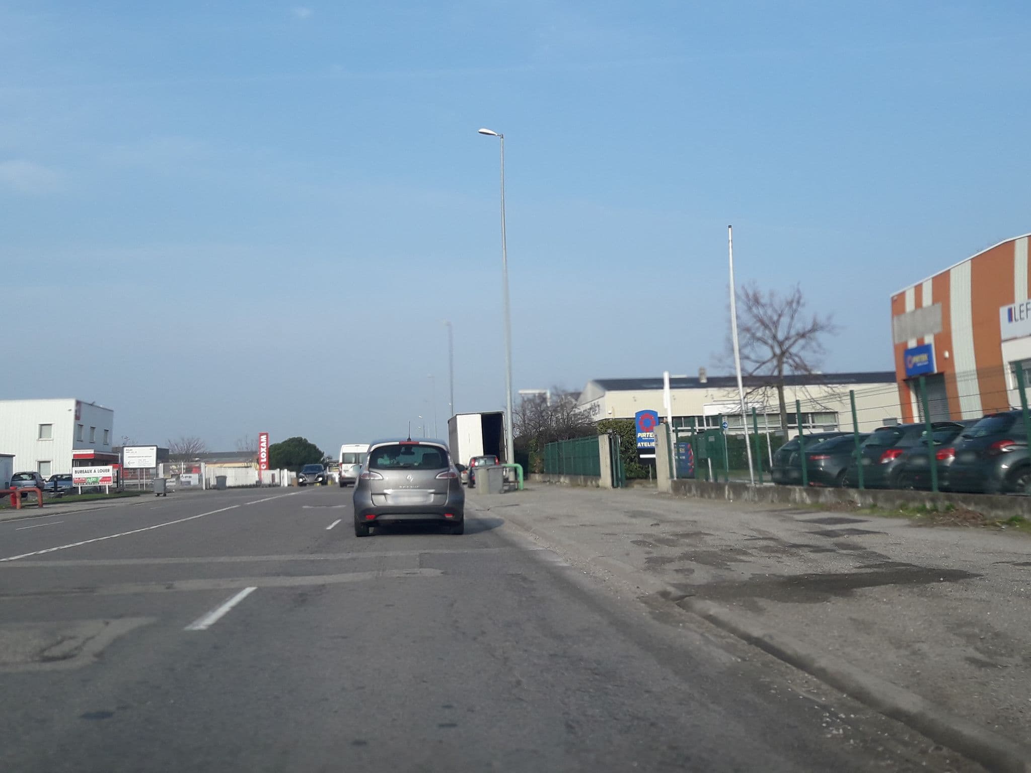 Street view near Chassieutel, Chassieu — © ecologeek (CC BY-SA · Mapillary)