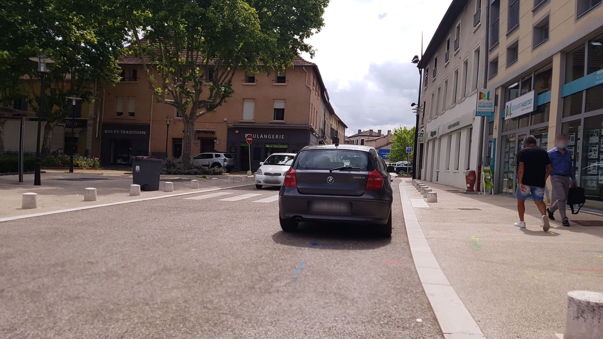 Street view near Selectour - Berthelet Voyages, Genas — © gileri (CC BY-SA · Mapillary)