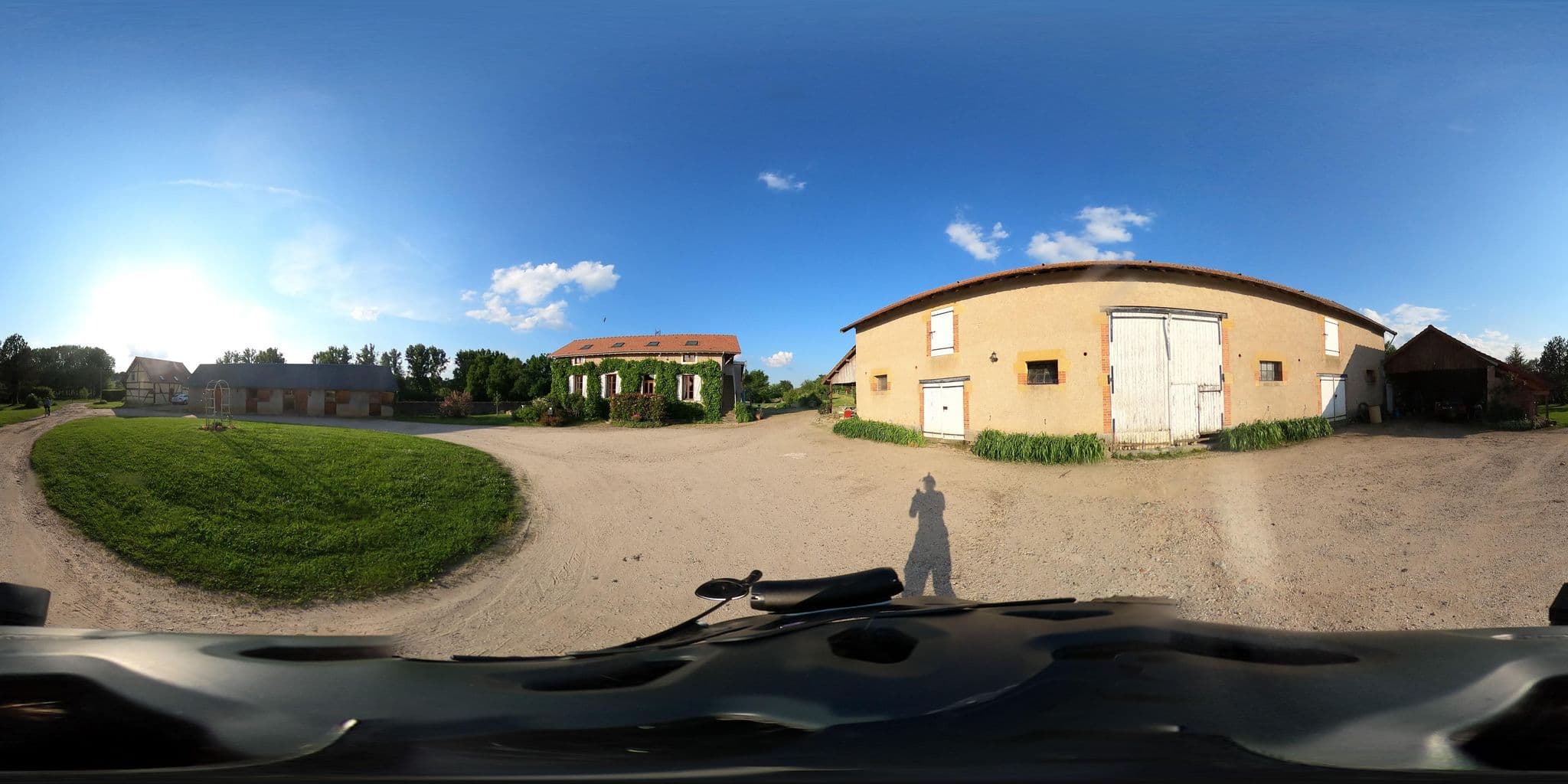 Street view near Chambres d'Hostês 'Gite Rural', Diou — © pivert (CC BY-SA · Mapillary)