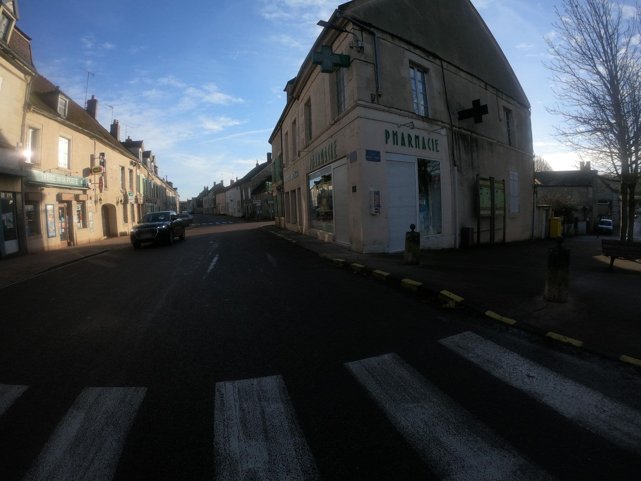 Street view near Chambres d'hôtes de Varzy, Varzy — © joostjakob (CC BY-SA · Mapillary)