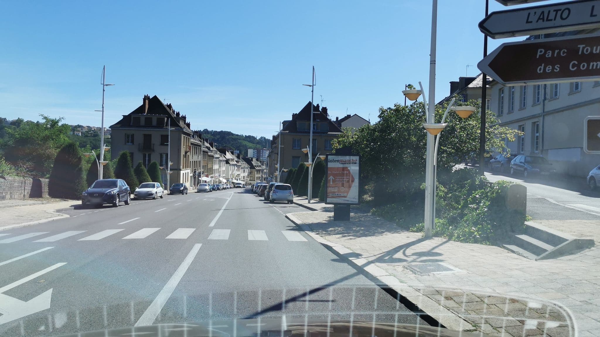 Street view near La Petite Verrerie SNC, Le Creusot — © percherie (CC BY-SA · Mapillary)