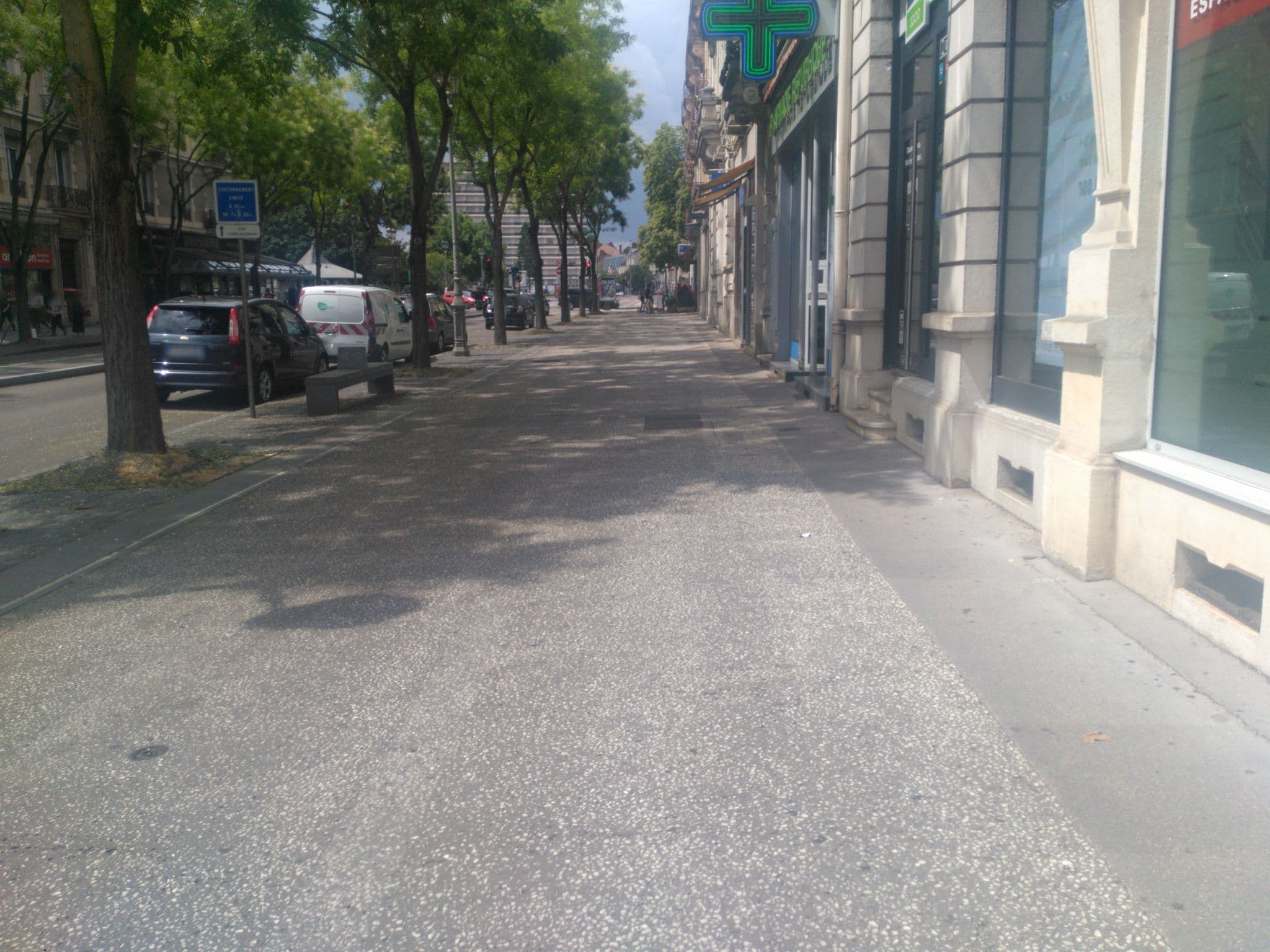 Street view near Best Western Saint Regis, Chalon-sur-Saône — © vho (CC BY-SA · Mapillary)