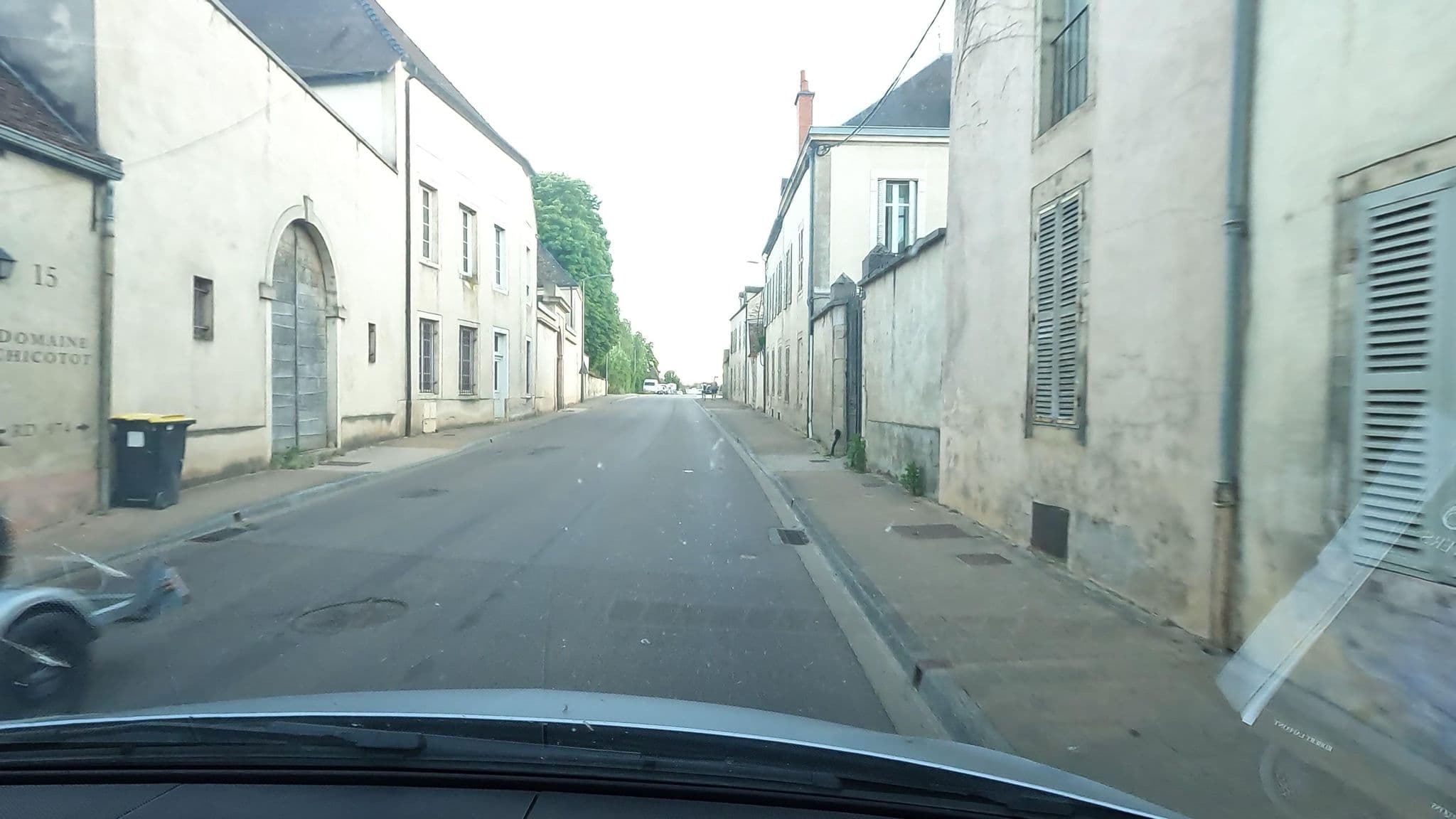Street view near Demeure C.M. de Loisy, Nuits-Saint-Georges — © vinisa (CC BY-SA · Mapillary)