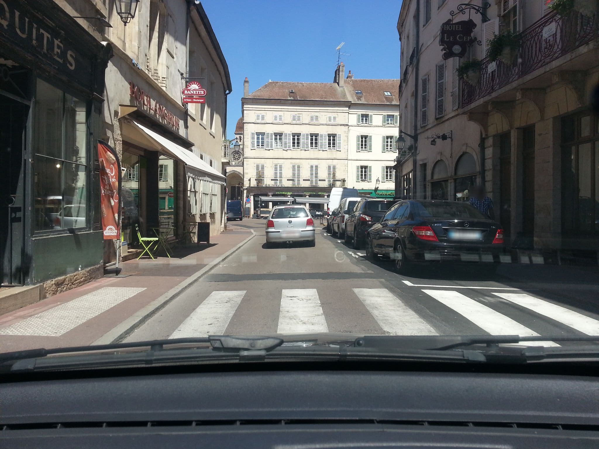 Street view near Echappée, Beaune — © zerpou (CC BY-SA · Mapillary)