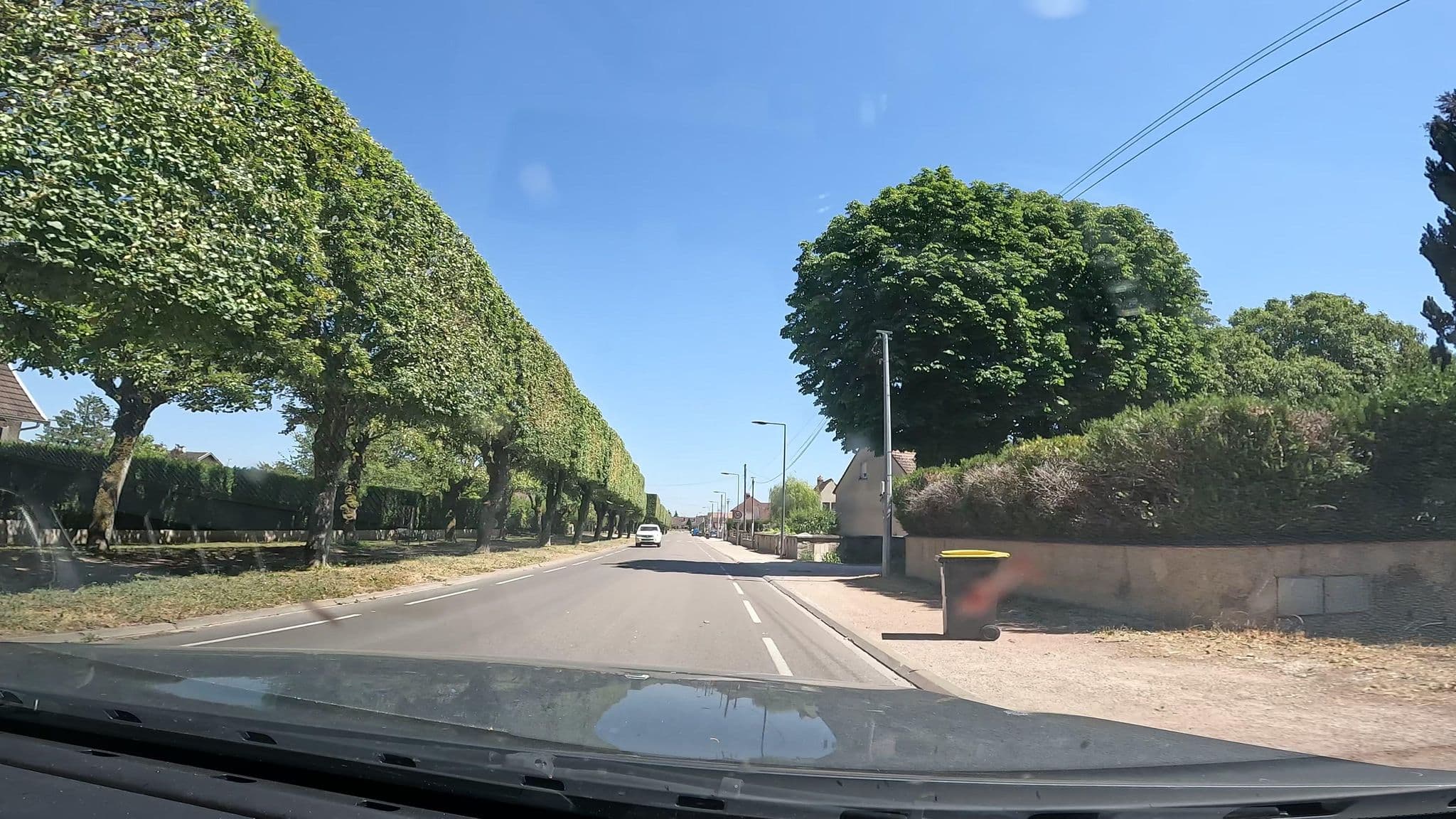 Street view near Chambres d'hôtes Nuits et Jardins, Nuits-Saint-Georges — © vinisa (CC BY-SA · Mapillary)