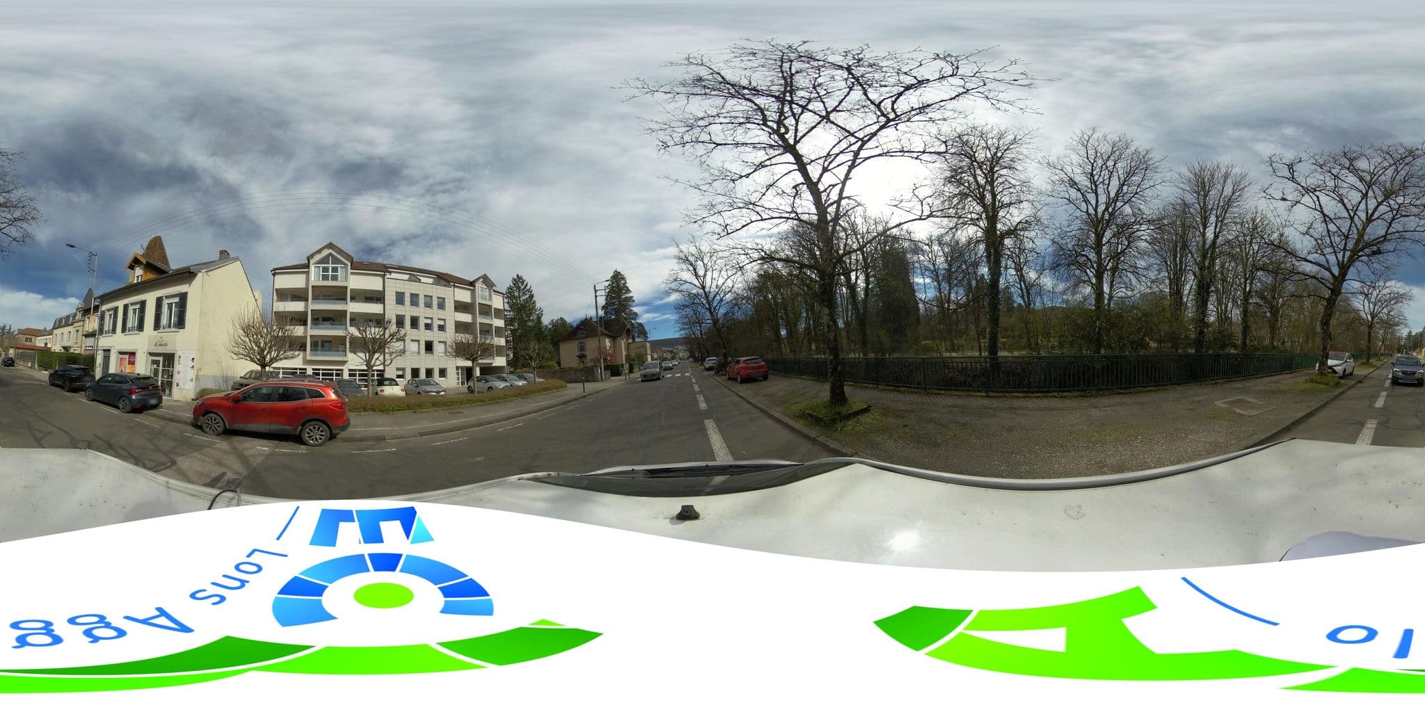 Street view near Les Balcons de Val Thorens Alimentation, Lons-le-Saunier — © mnicolas (CC BY-SA · Mapillary)
