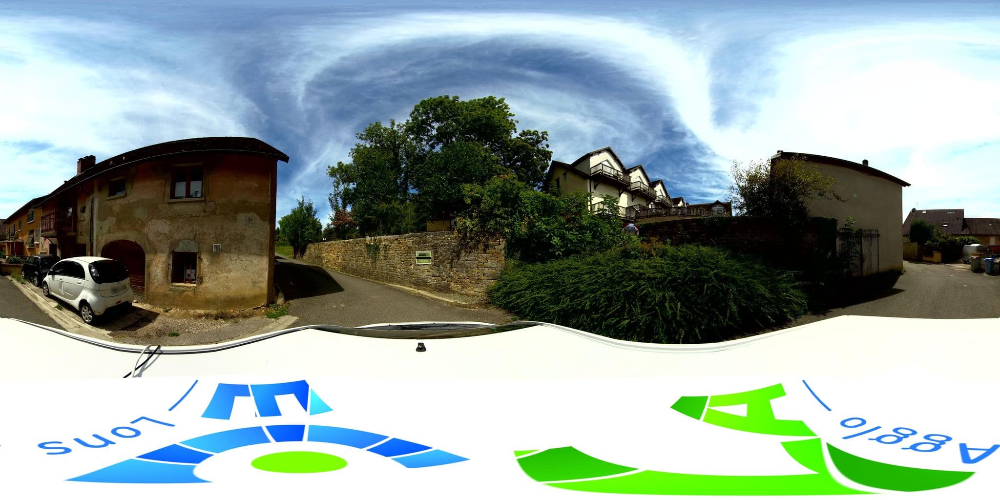 Street view near Hôtel Restaurant Parenthèse, Lons-le-Saunier — © mnicolas (CC BY-SA · Mapillary)