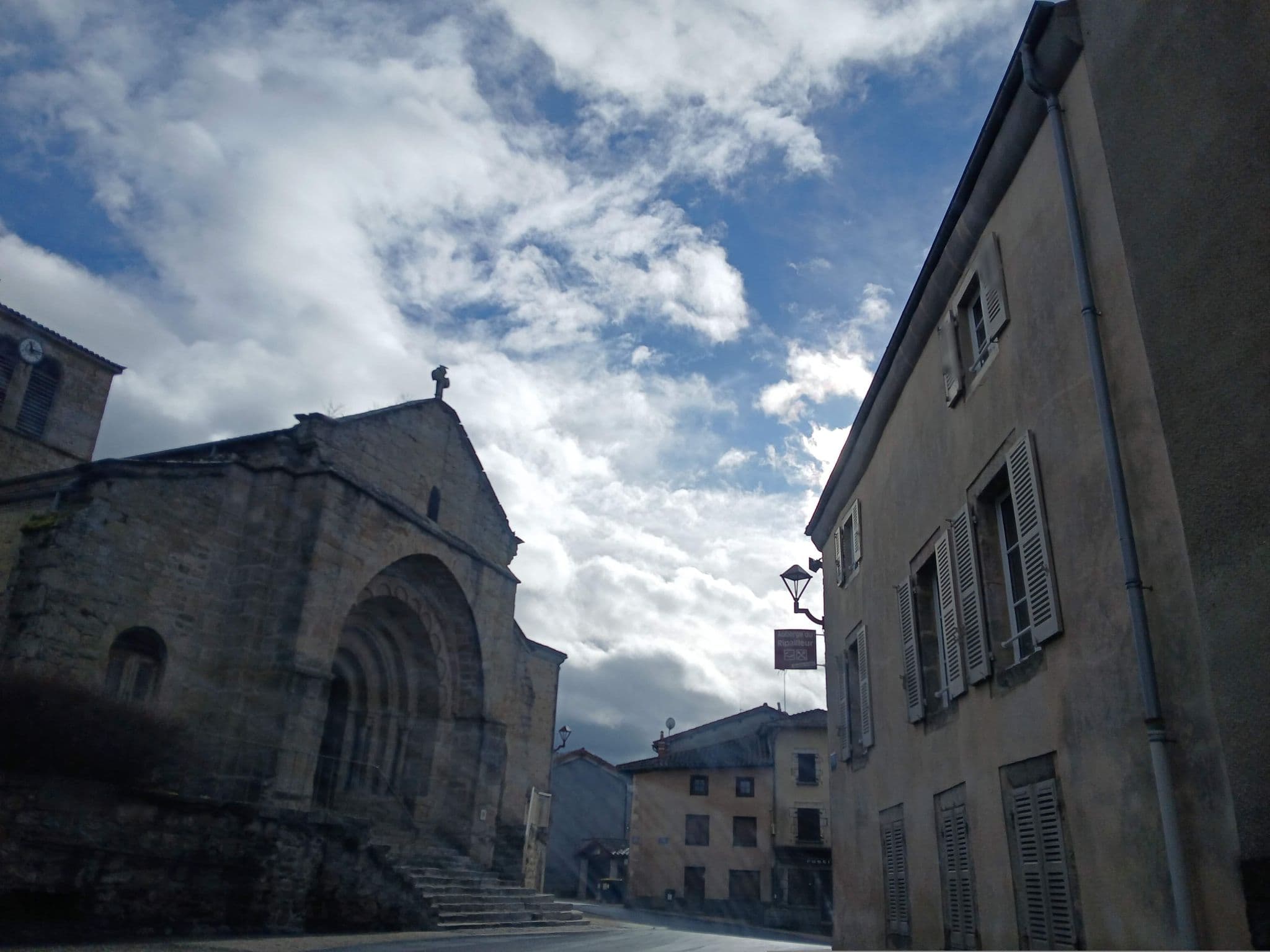Street view near Auberge du Ripailleur, Arlanc — © max93600 (CC BY-SA · Mapillary)