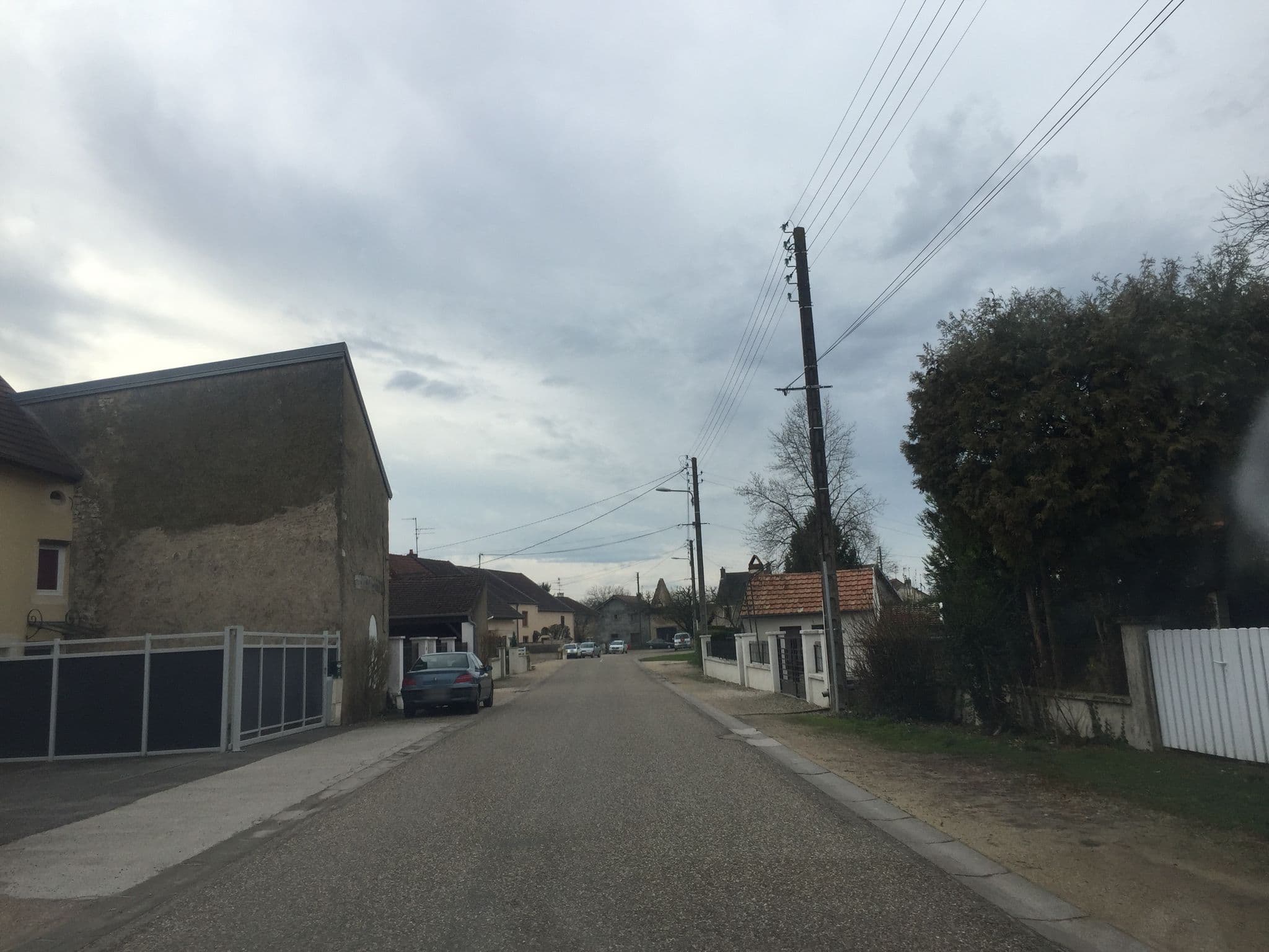 Street view near La Bonardière, Tavaux — © thepriben (CC BY-SA · Mapillary)