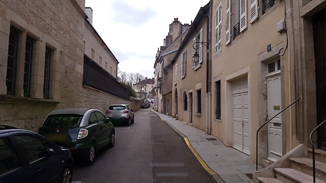 Street view near Les Tomettes, Dole — © bernardvoyageur (CC BY-SA · Mapillary)