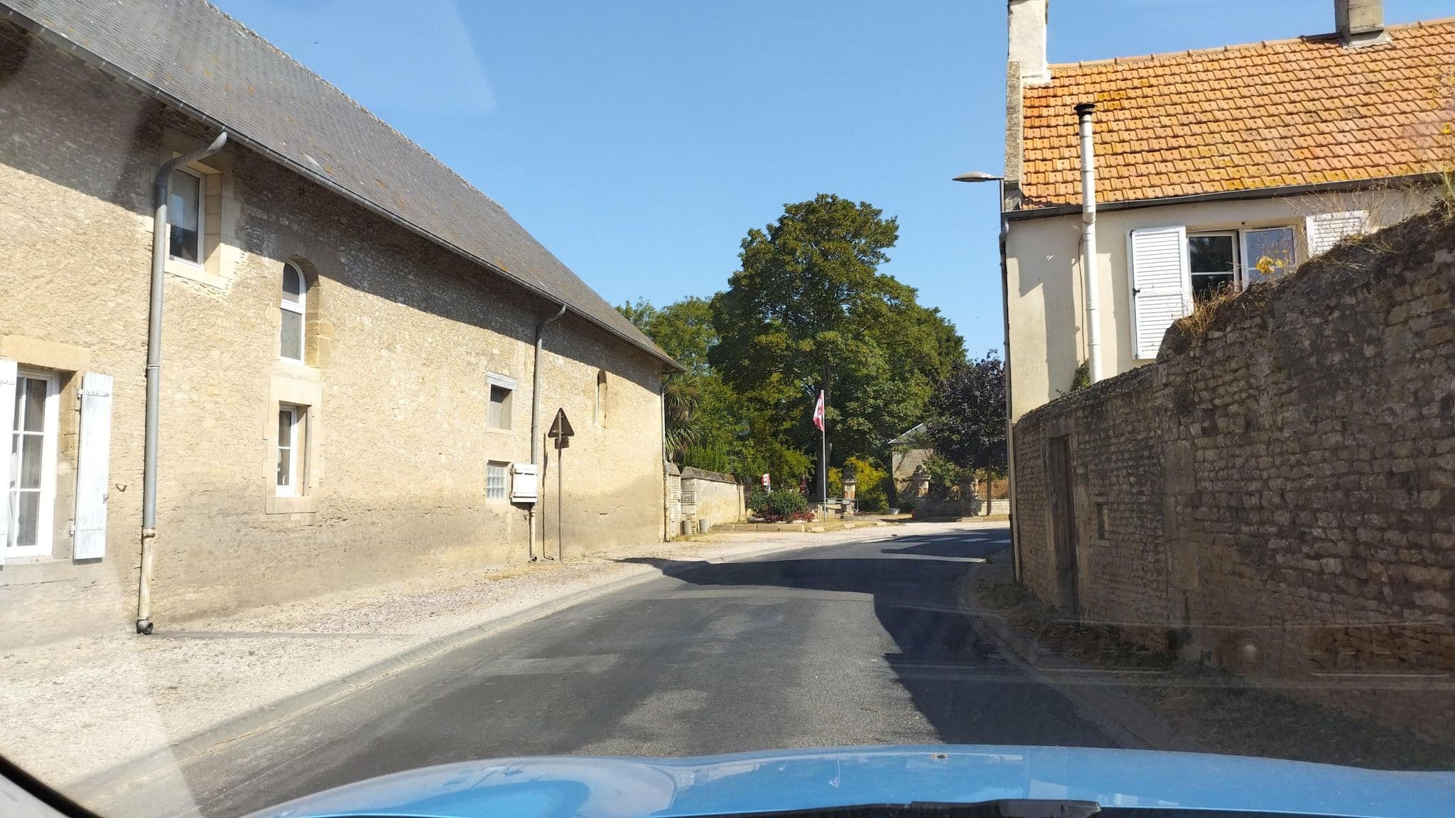 Street view near le jardin de camille, Douvres-la-Délivrande — © remiforall (CC BY-SA · Mapillary)