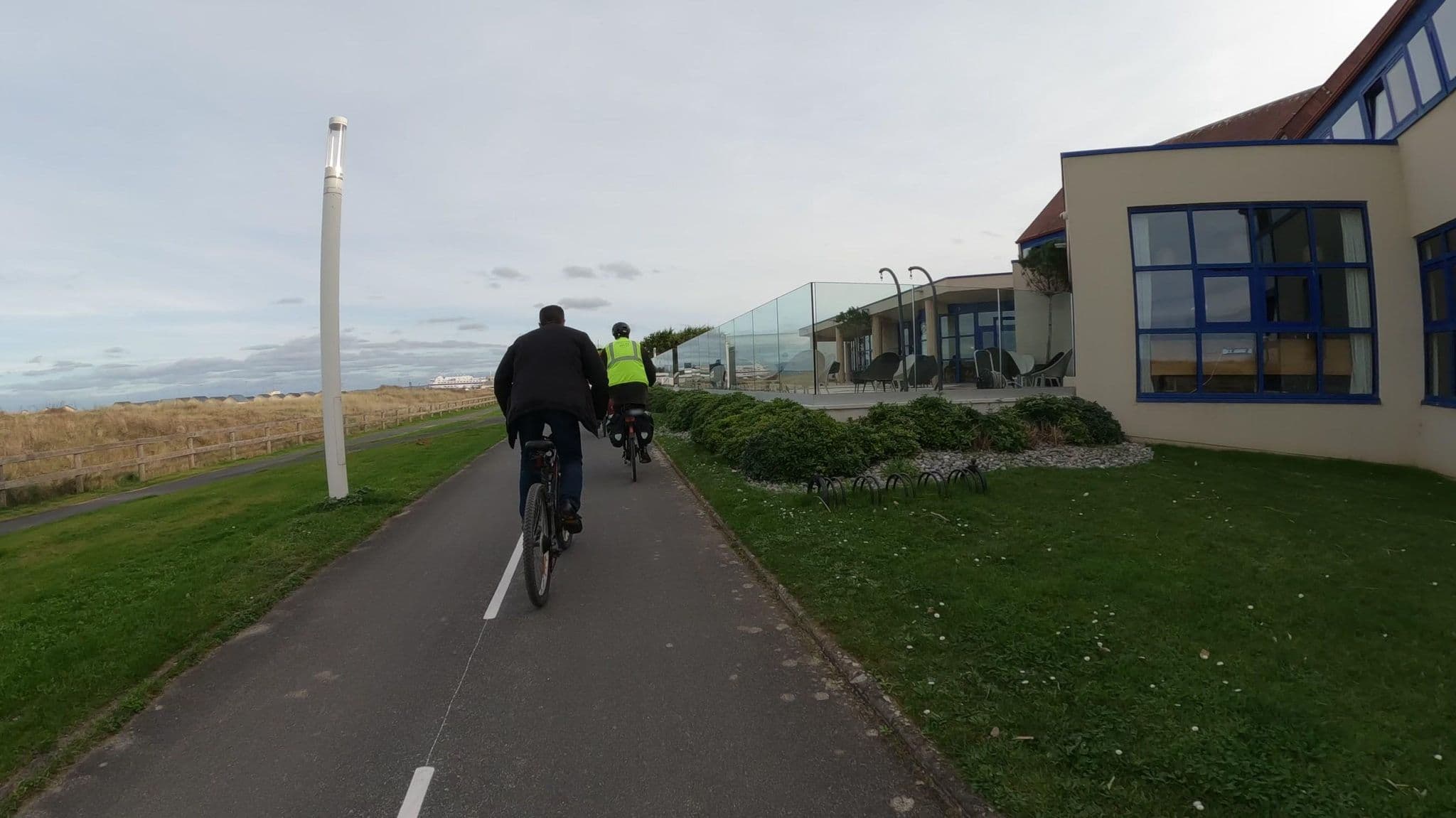 Street view near Hôtel Riva Bella, Ouistreham — © Nzau (CC BY-SA · Mapillary)