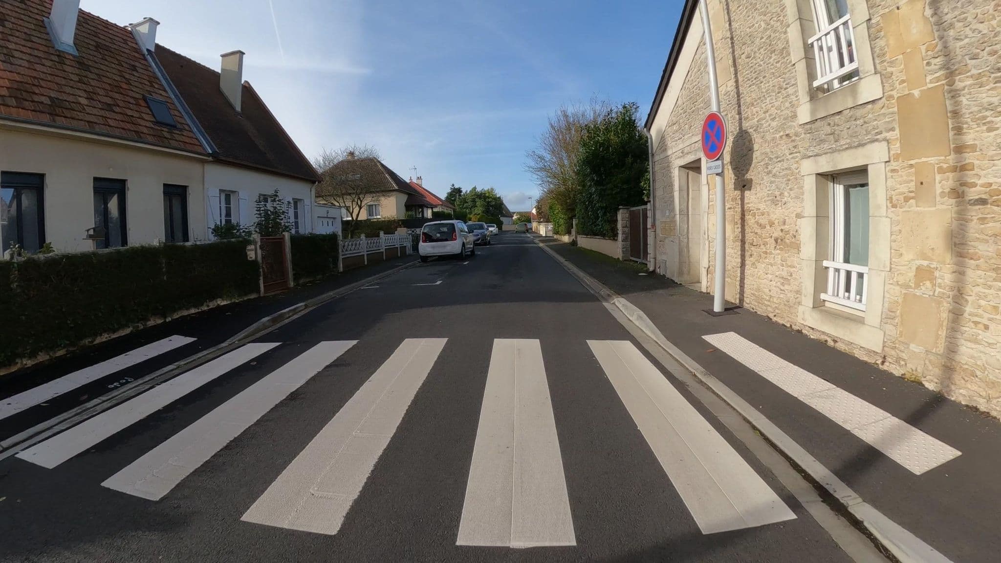 Street view near Le Clos Hamon, Authie — © Nzau (CC BY-SA · Mapillary)