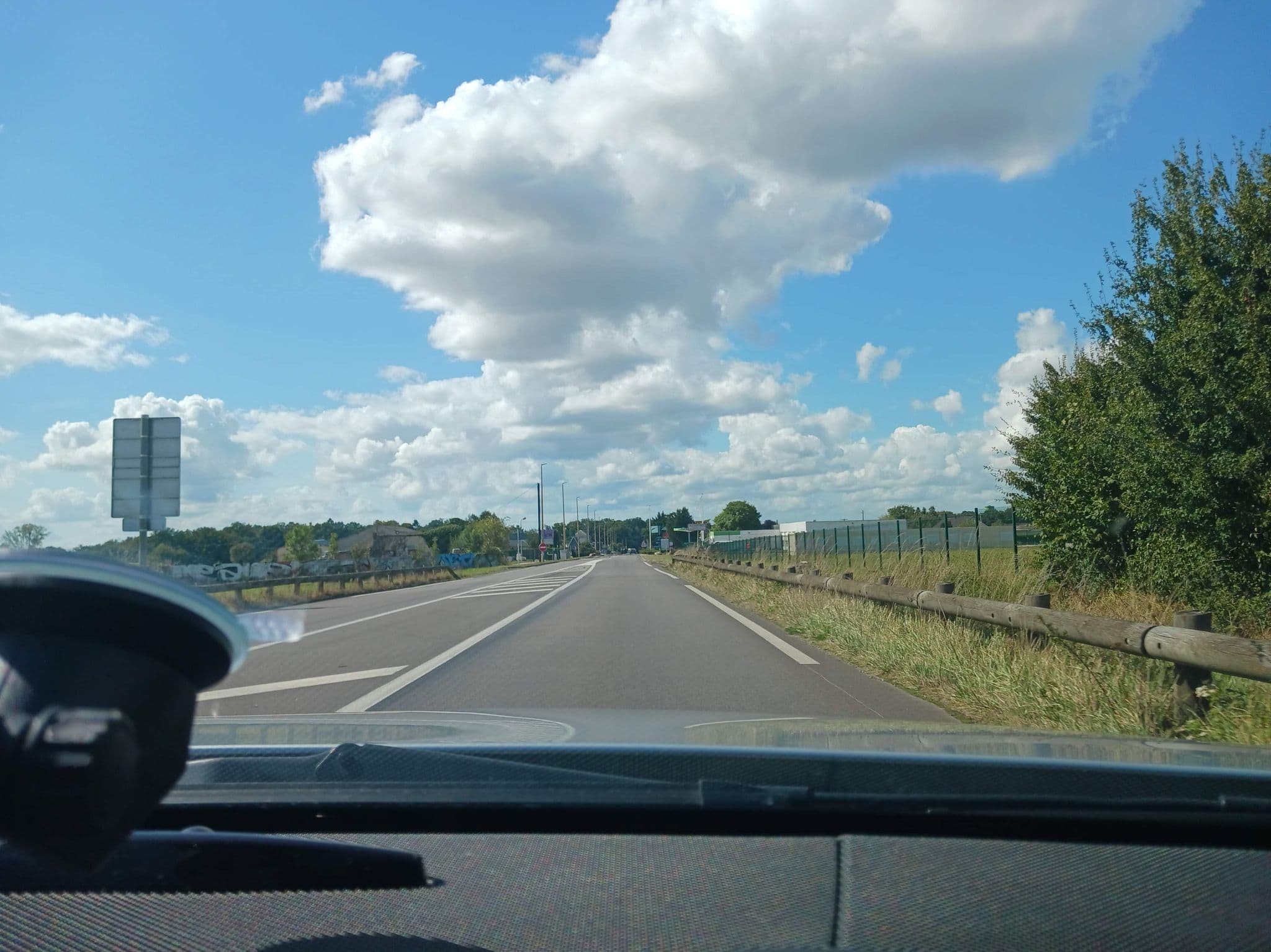 Street view near Hotel Soloro, Nassandres — © dlejarle (CC BY-SA · Mapillary)