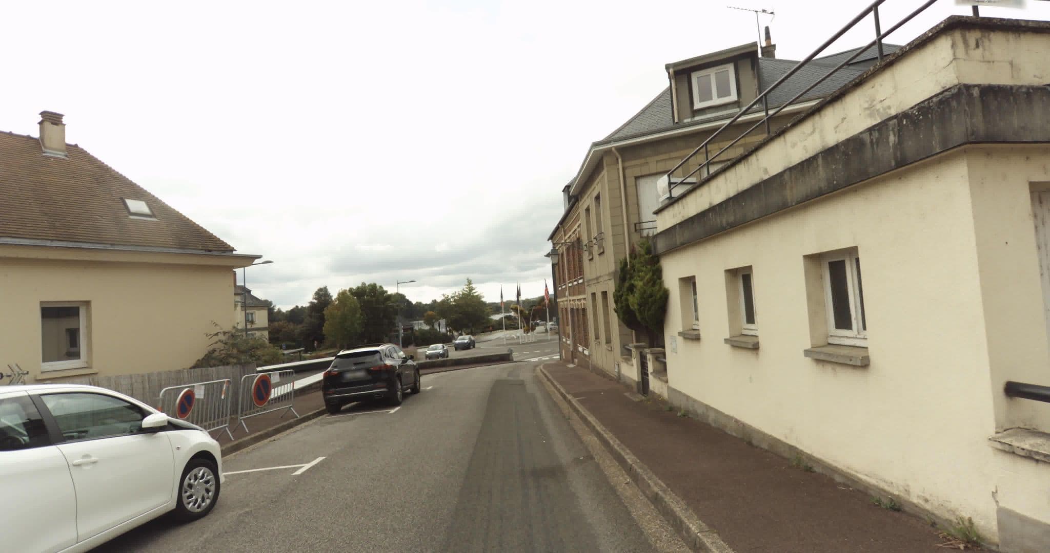 Street view near Les Hellebores, Caudebec-en-Caux — © sogefi (CC BY-SA · Mapillary)