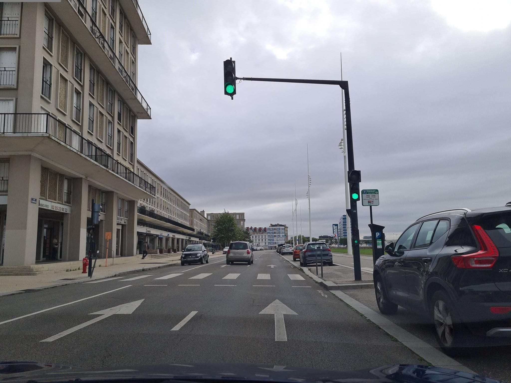Street view near Hôtel Vikings, Le Havre — © kino (CC BY-SA · Mapillary)