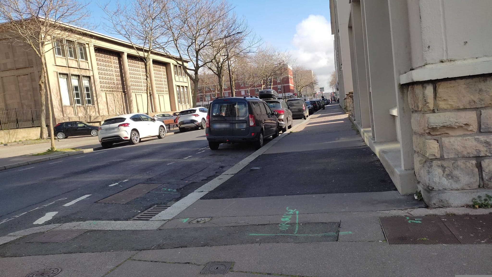 Street view near Hotel Voltaire, Le Havre — © kritic (CC BY-SA · Mapillary)