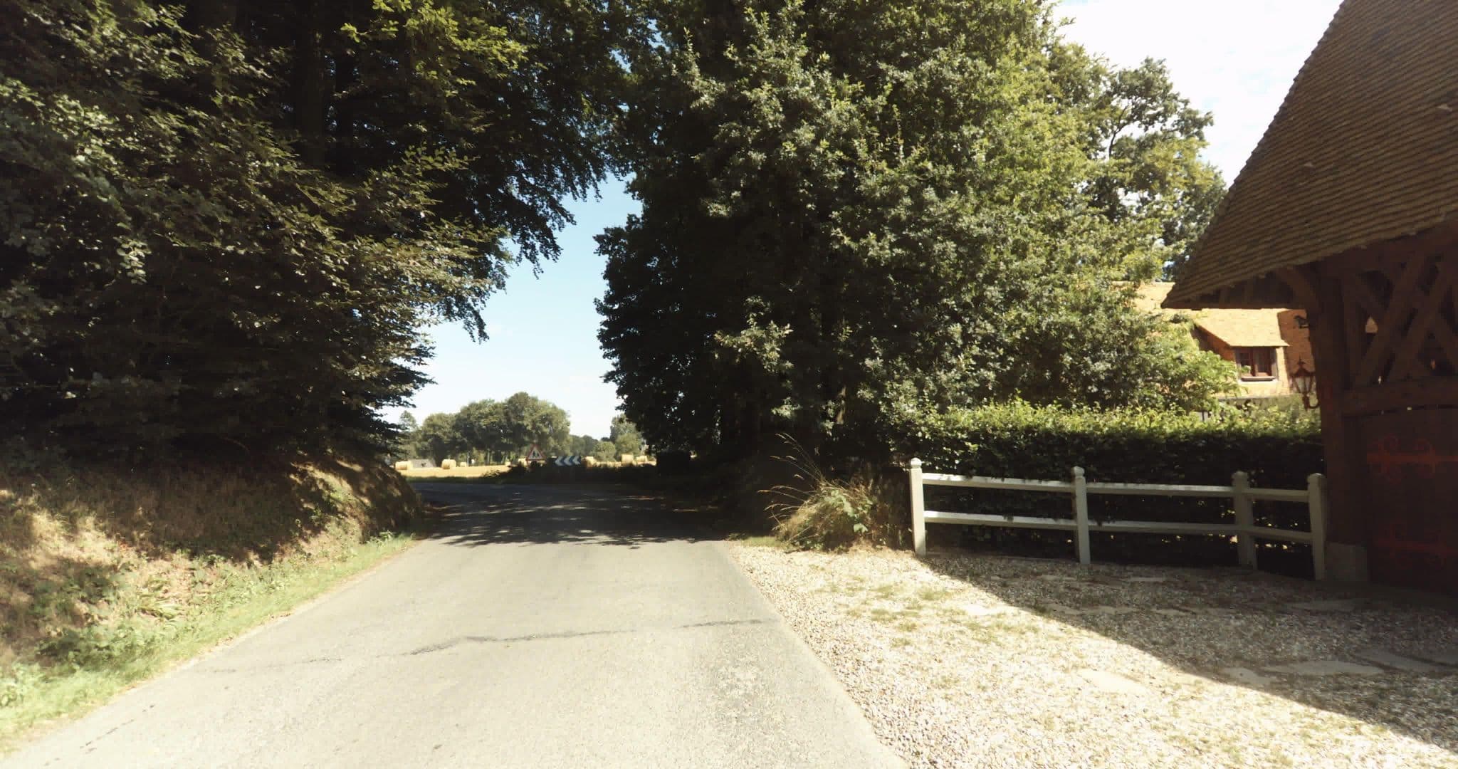 Street view near La Demeure des Vieilles Lanternes, Yébleron — © sogefi (CC BY-SA · Mapillary)