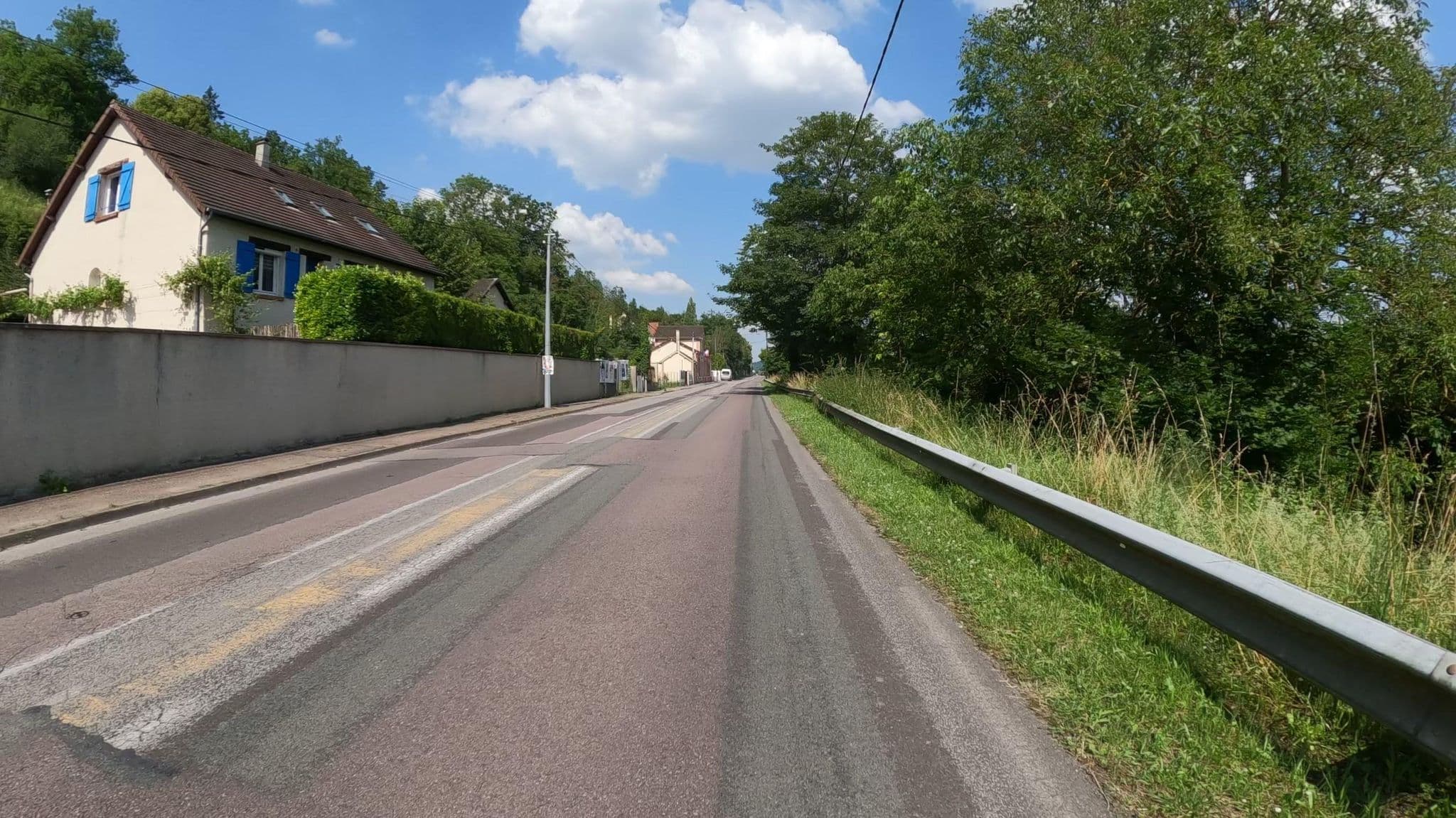 Street view near Ma Cambuse, Gasny — © Nzau (CC BY-SA · Mapillary)