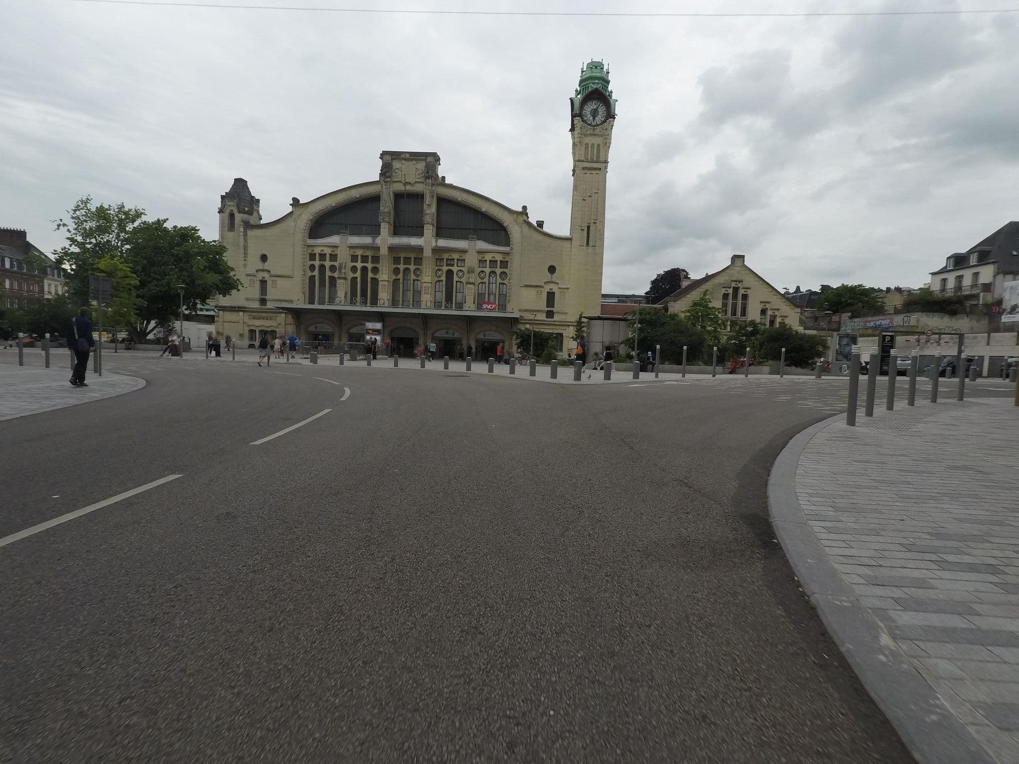 Street view near Groupe Gueret, Rouen — © maftieu (CC BY-SA · Mapillary)