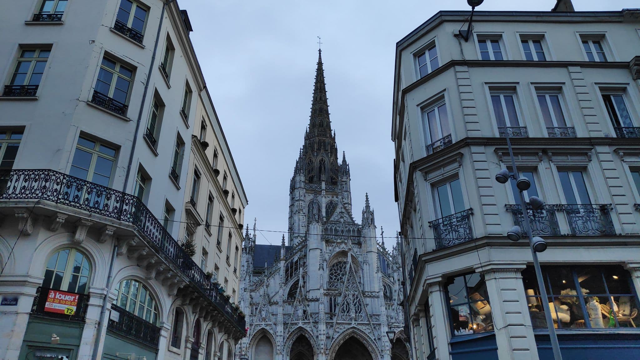 Street view near D-House Rouen, Rouen — © marcuscalabresus (CC BY-SA · Mapillary)
