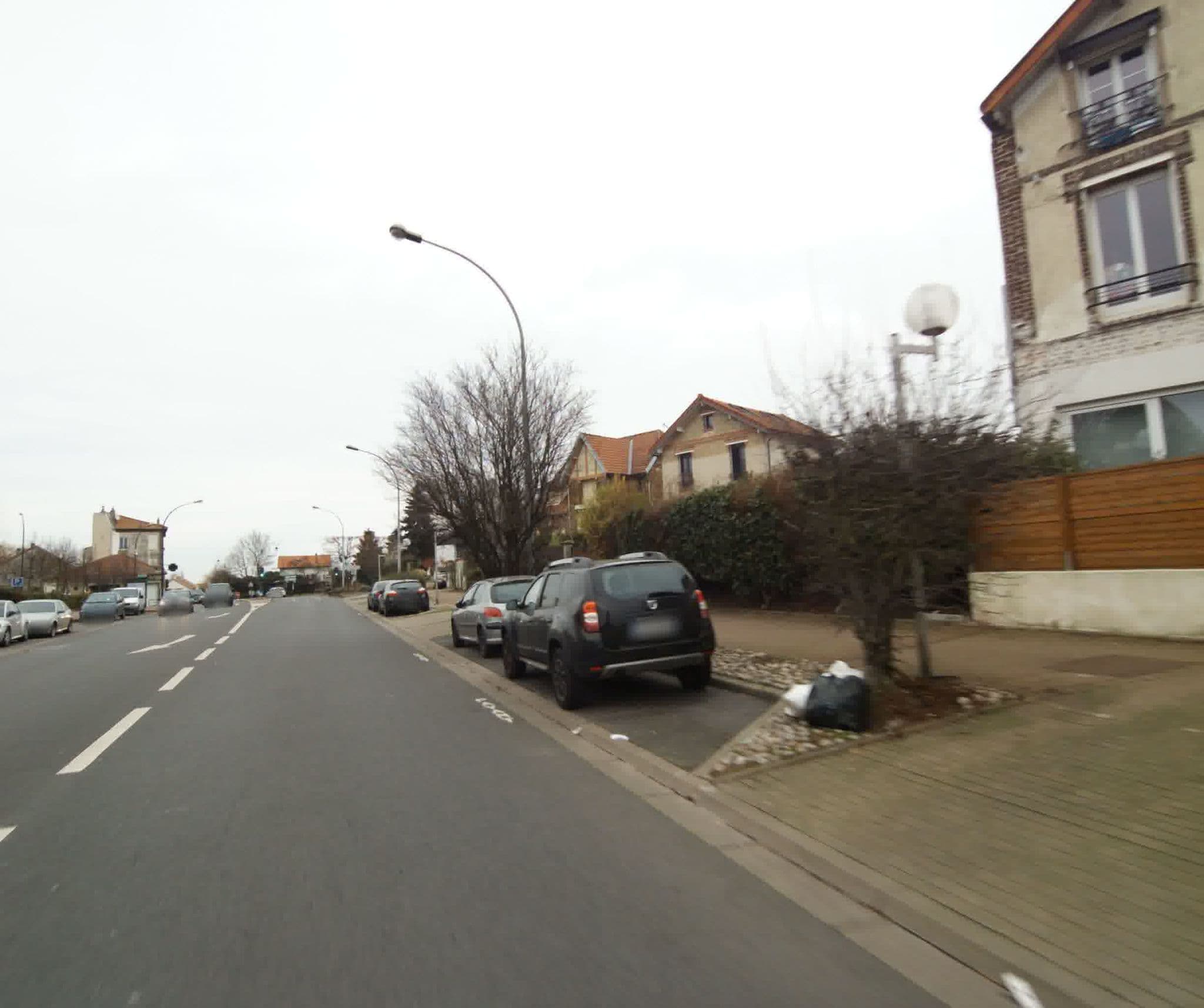 Street view near Tara, Saint-Cloud — © sogefi (CC BY-SA · Mapillary)