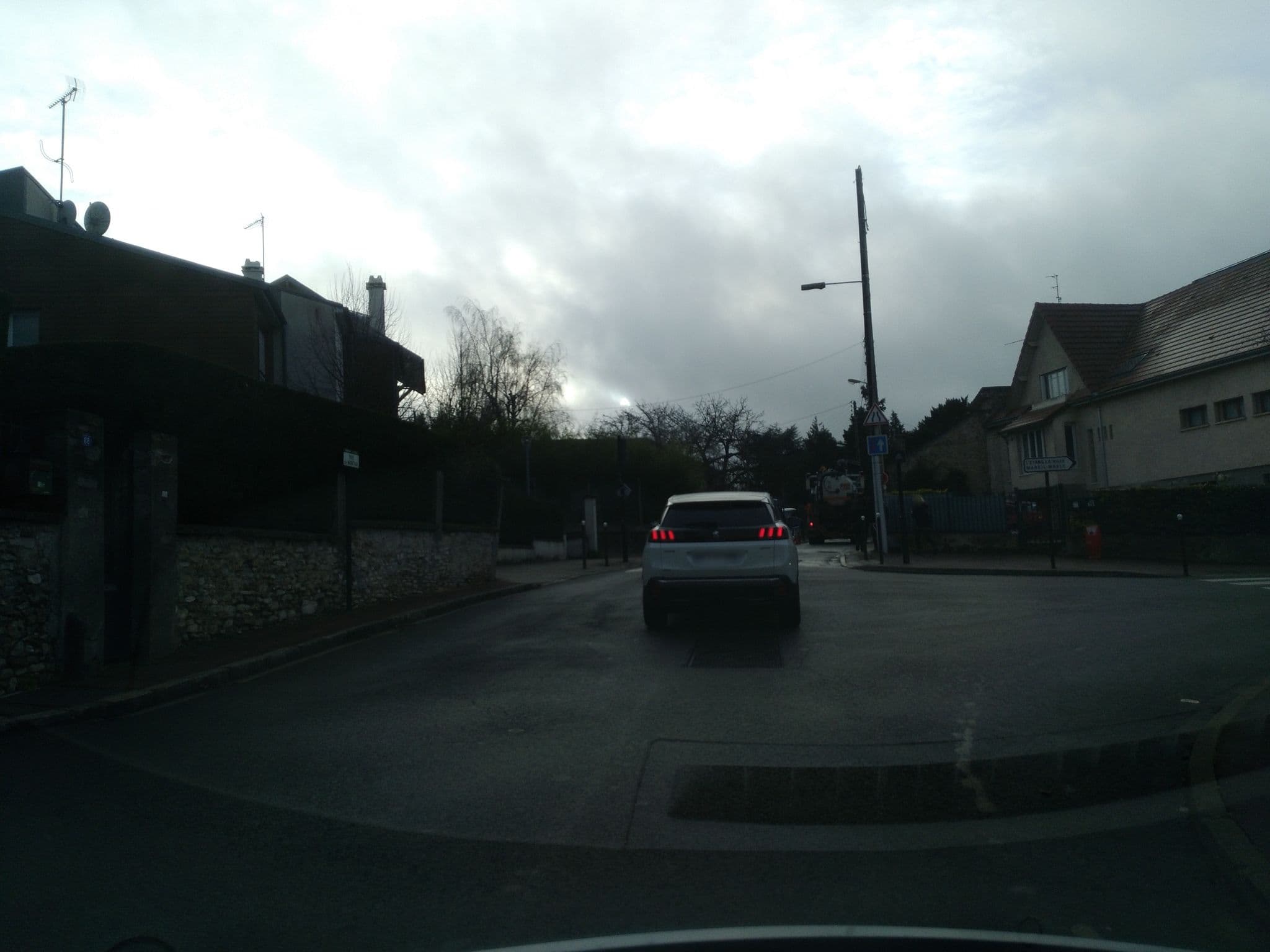 Street view near Centre de Loisirs, Marly-le-Roi — © tartine78 (CC BY-SA · Mapillary)