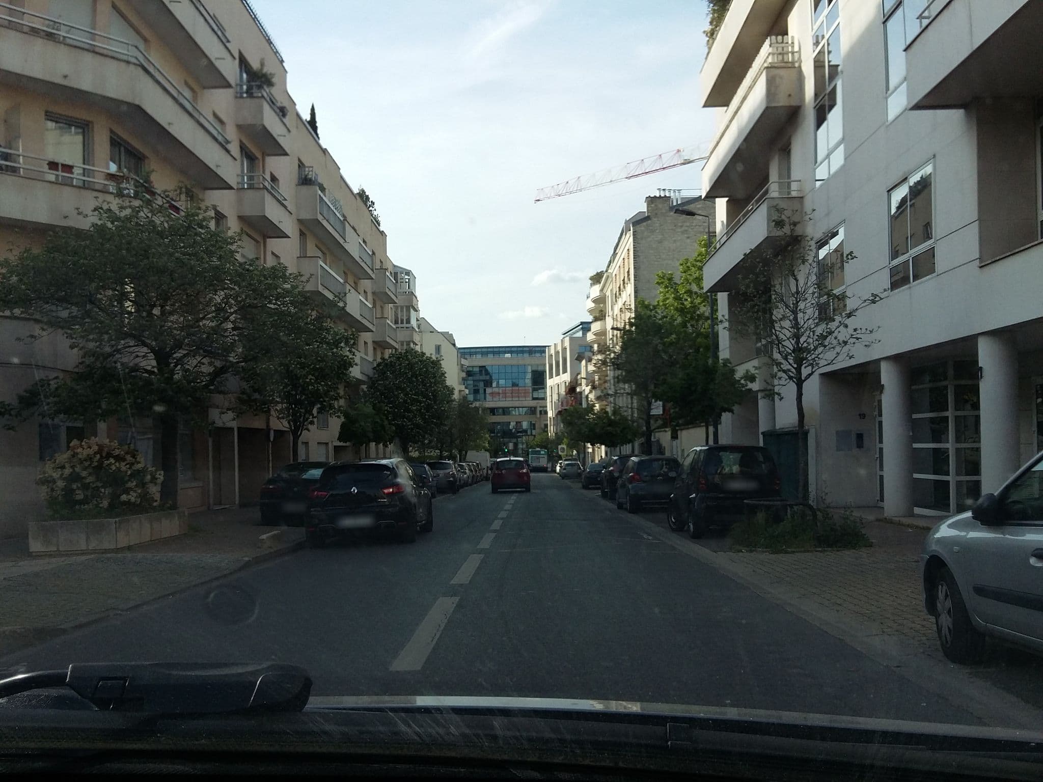 Street view near Chambres d'hôtes Issy-Paris, Issy-les-Moulineaux — © vincent_95 (CC BY-SA · Mapillary)