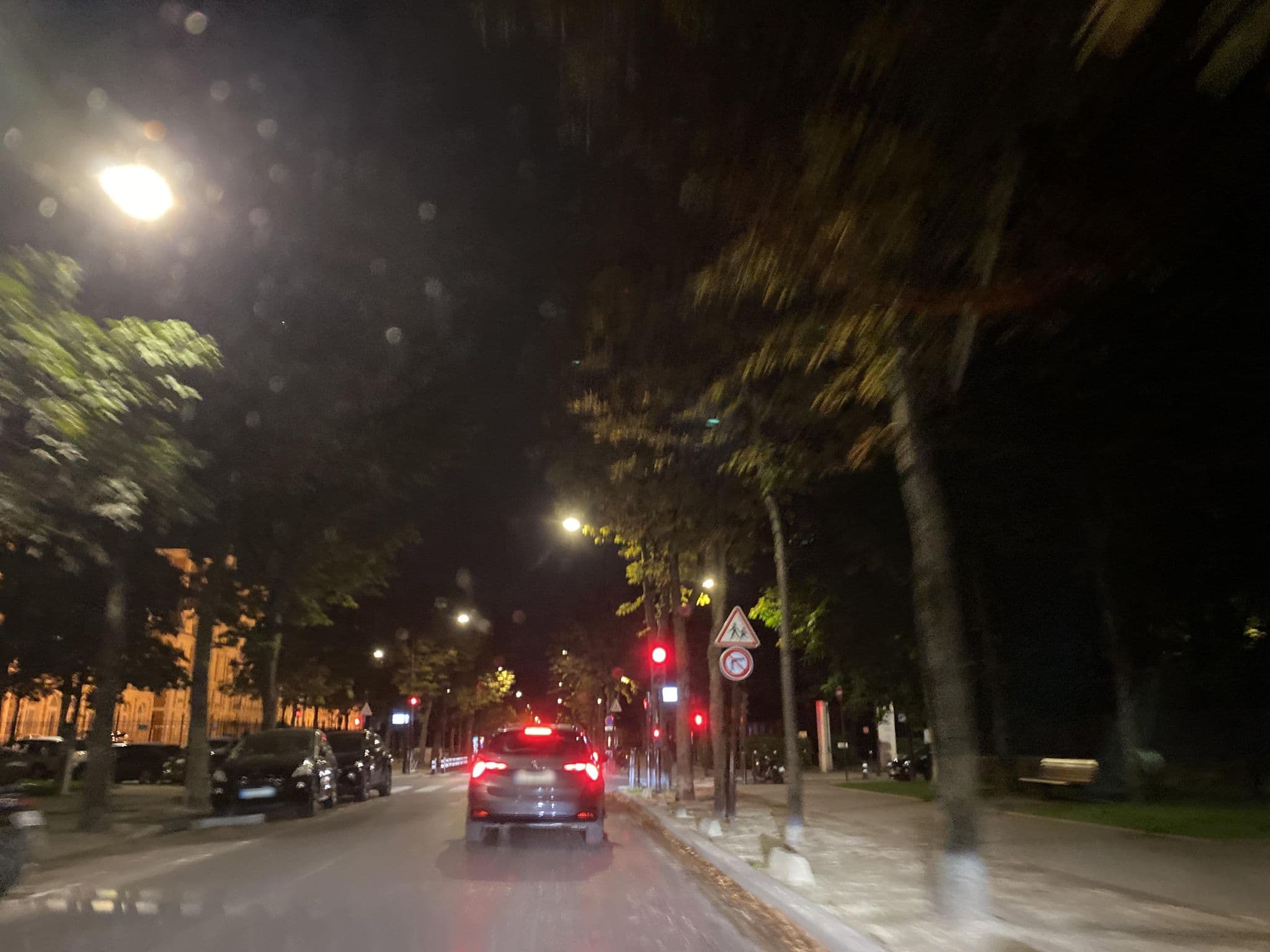 Street view near Bed & Breakfast Florale, Neuilly-sur-Seine — © fpm (CC BY-SA · Mapillary)