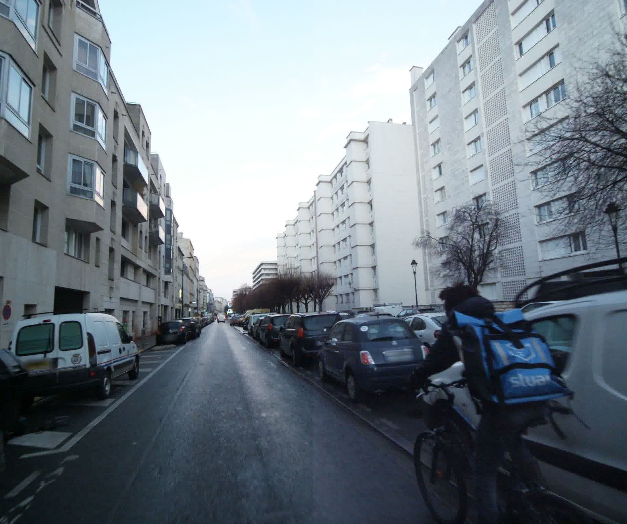 Street view near Hôtel Central, Levallois-Perret — © sogefi (CC BY-SA · Mapillary)