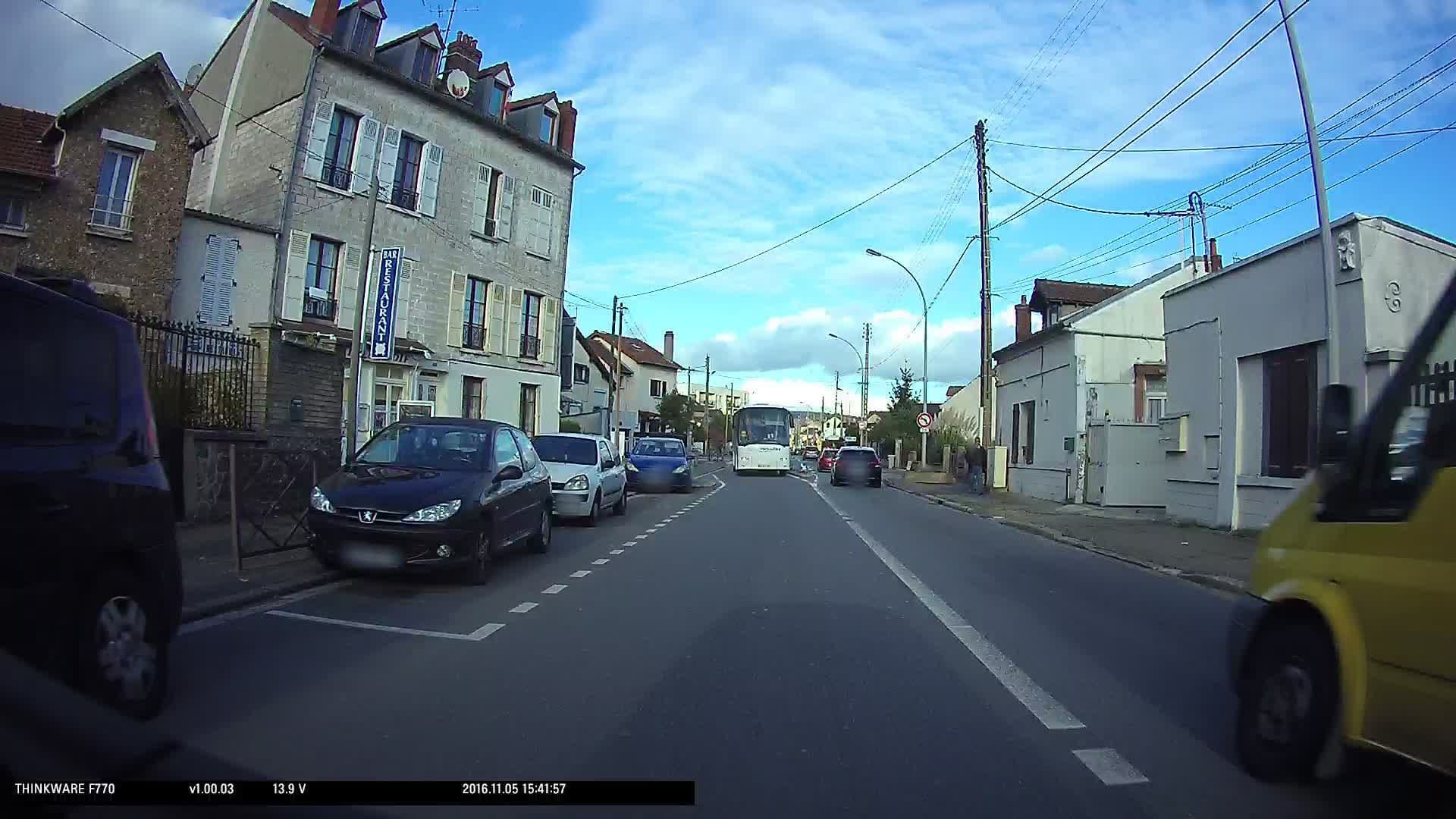 Street view near Hôtel Restaurant Compagnon, Les Mureaux — © sidjy (CC BY-SA · Mapillary)