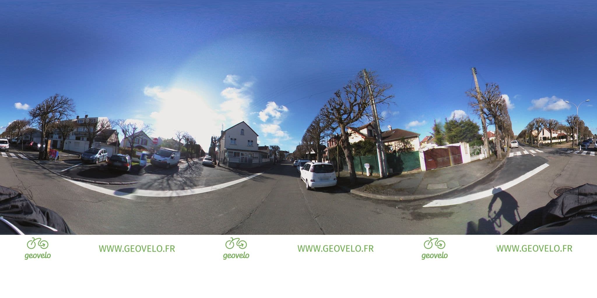 Street view near Auberge de la Plaine, Le Mesnil-le-Roi — © simon_geovelo (CC BY-SA · Mapillary)