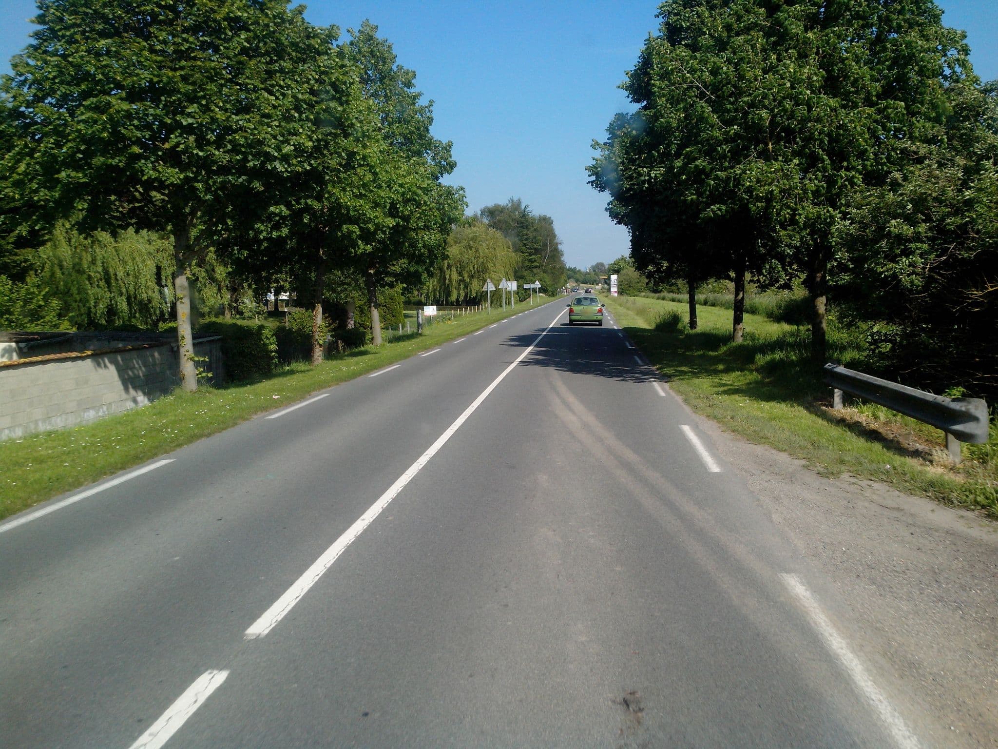 Street view near Le Marais de Laviers, Abbeville — © hamlet (CC BY-SA · Mapillary)