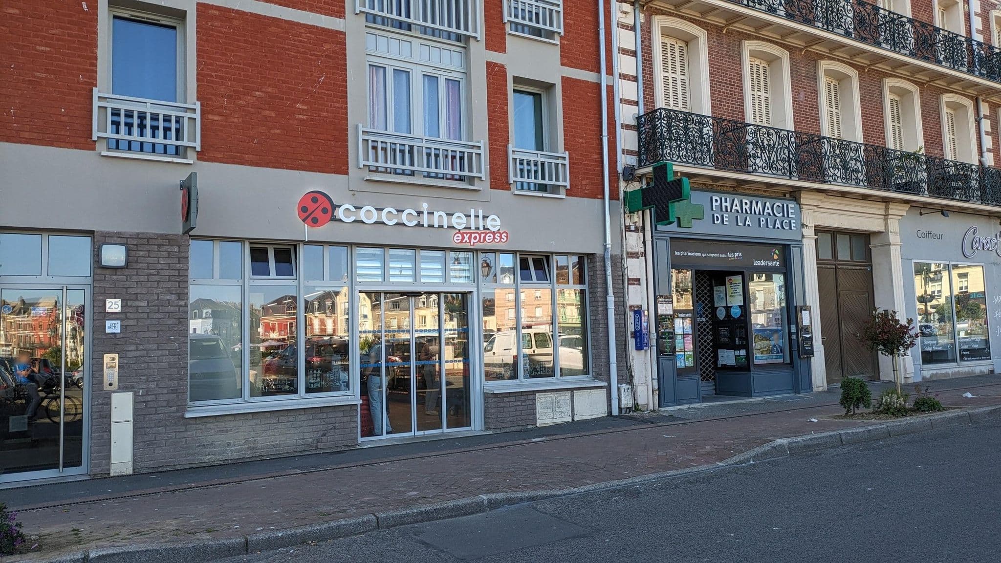 Street view near Appartement Place du Marché, Mers-les-Bains — © didier2020 (CC BY-SA · Mapillary)