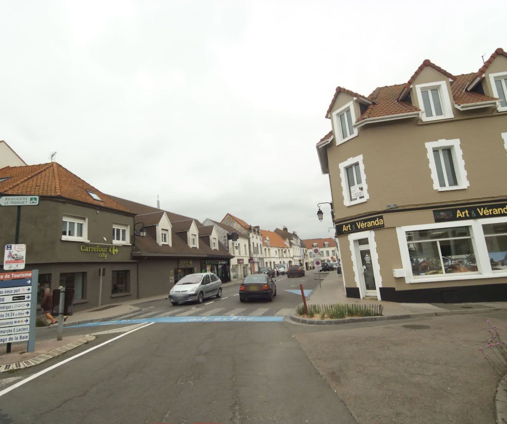 Street view near Hotel Escal', Étaples — © sogefi (CC BY-SA · Mapillary)